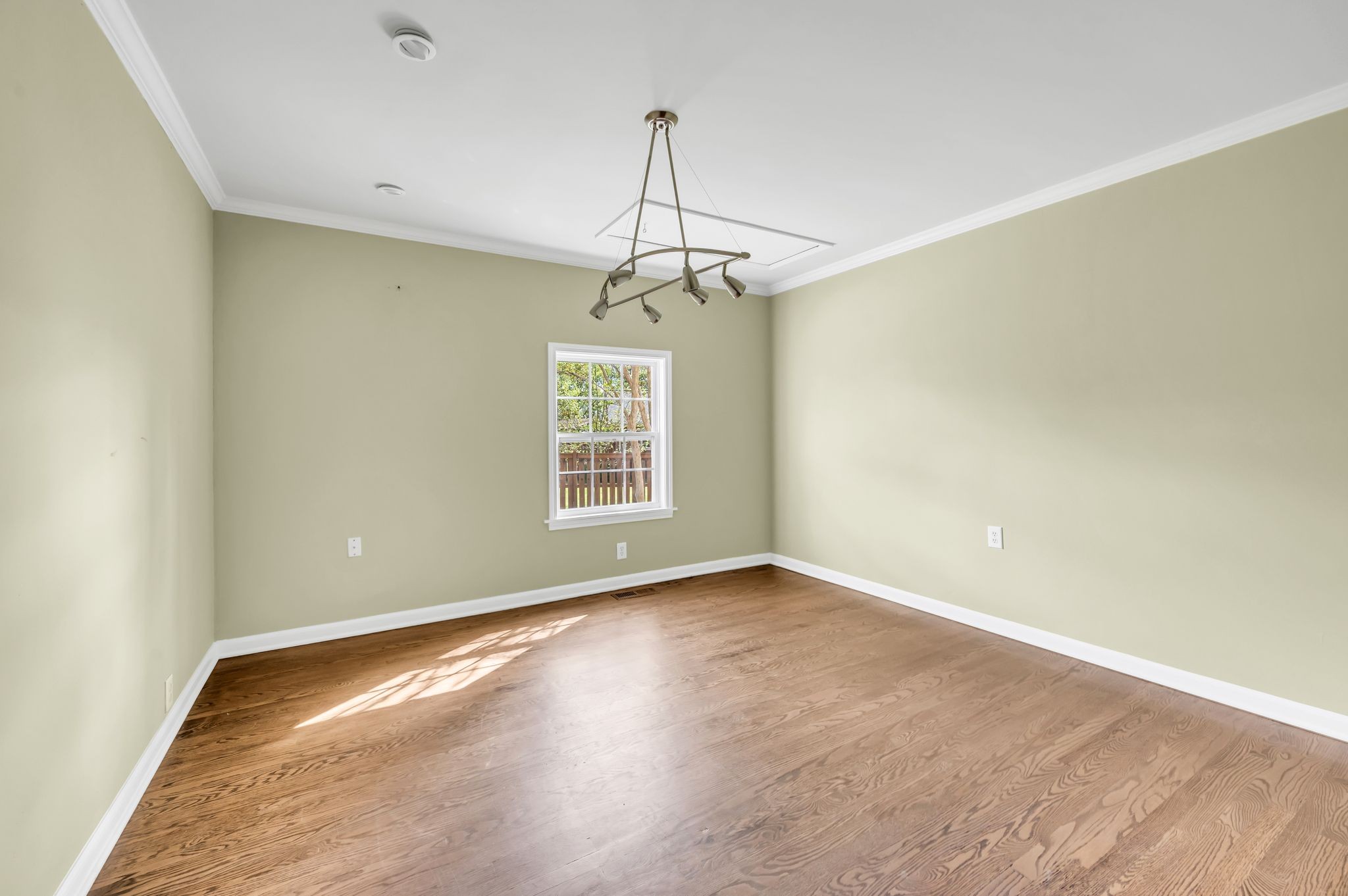 104 Harrow Ct