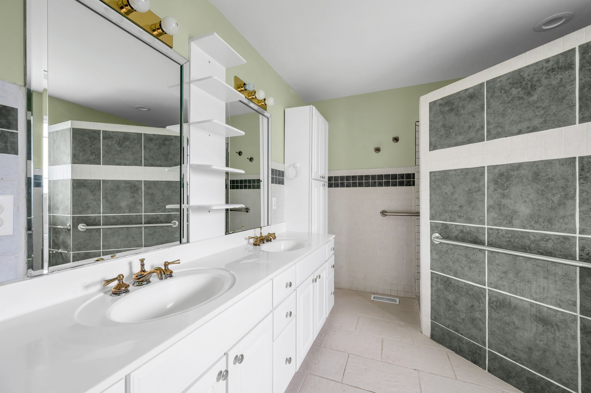 104 Harrow Ct