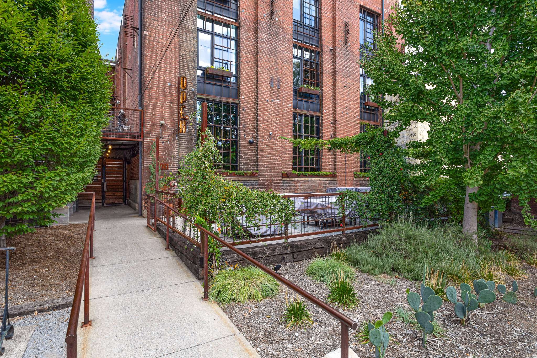 1206 6th Ave, N Unit: 5