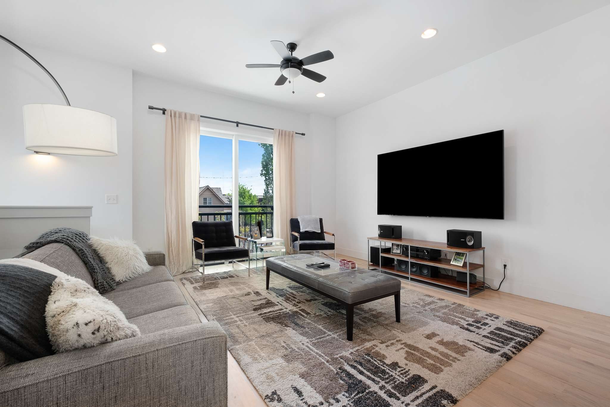 1206 6th Ave, N Unit: 5