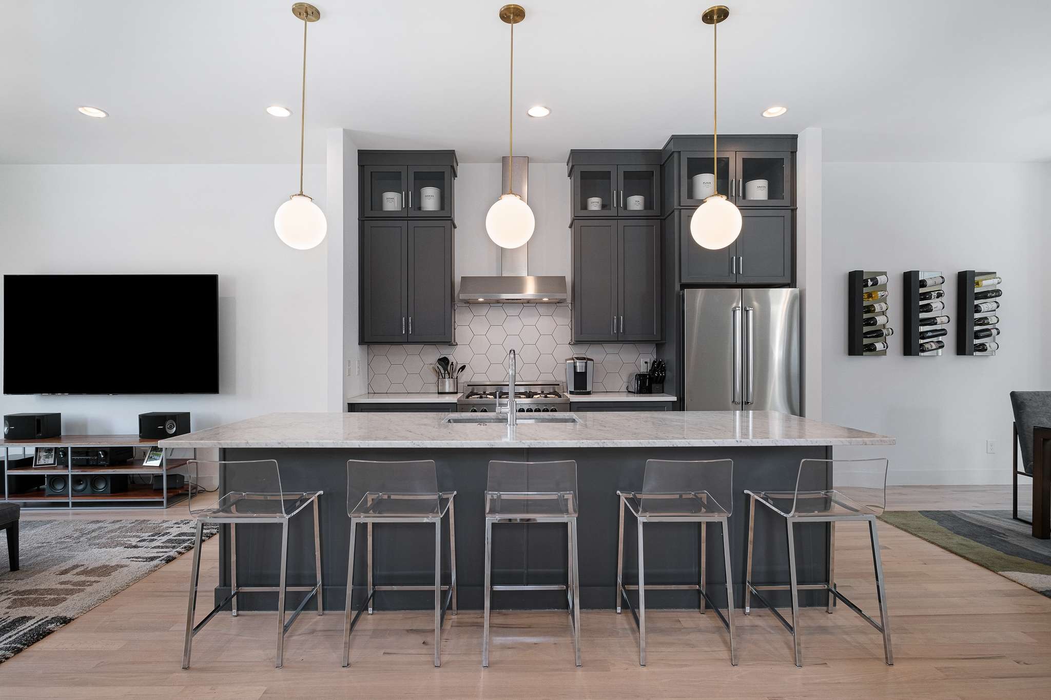 1206 6th Ave, N Unit: 5