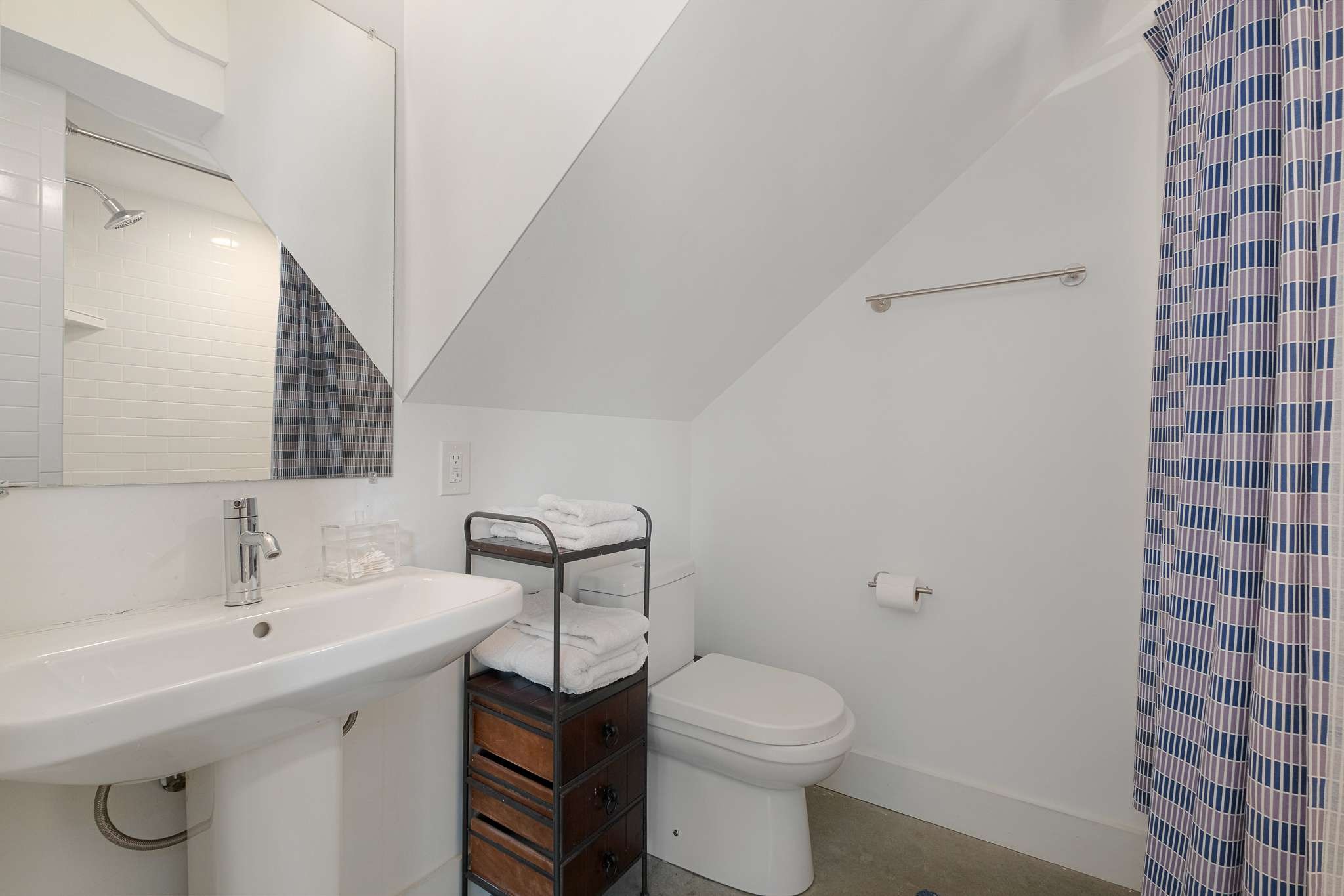 1206 6th Ave, N Unit: 5