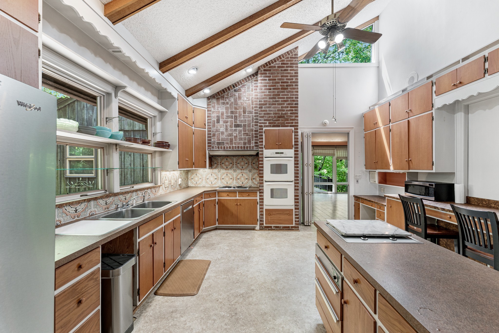 1414 Chickering Rd