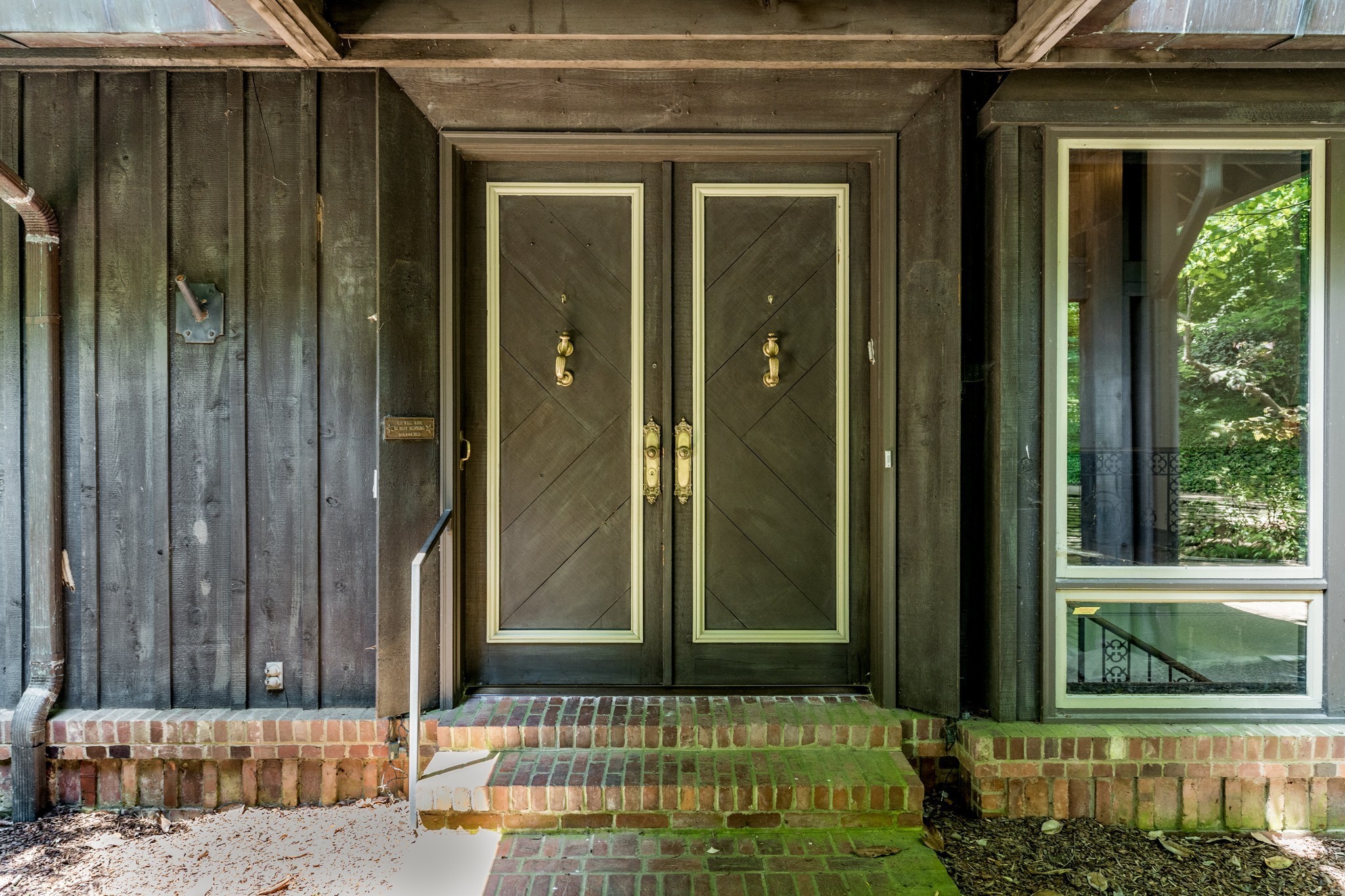 1414 Chickering Rd