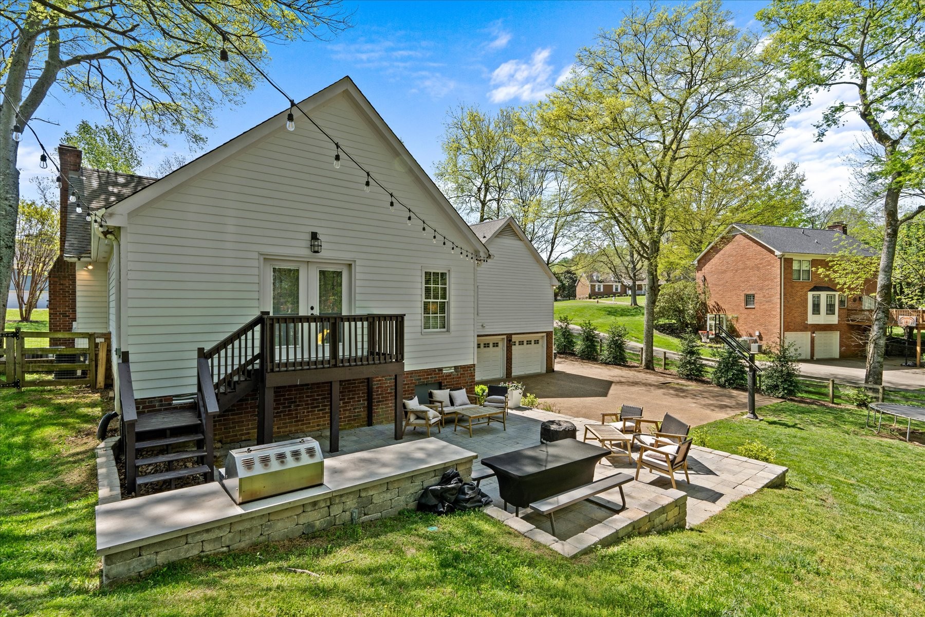 1409 Red Oak Dr