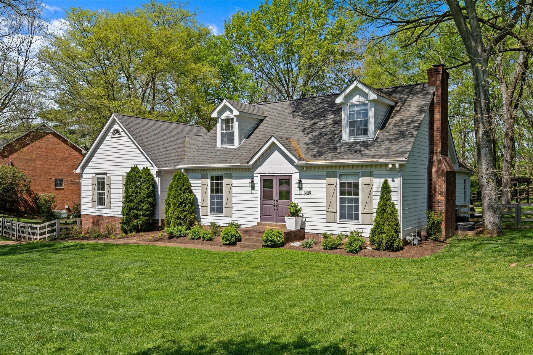 1409 Red Oak Dr