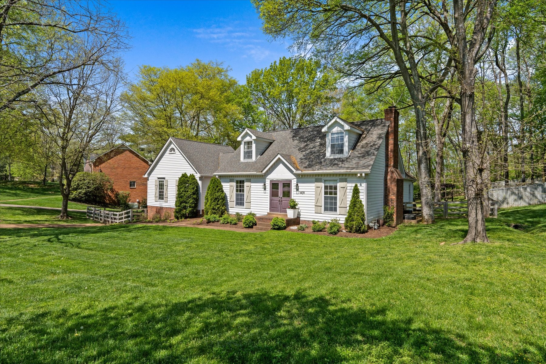 1409 Red Oak Dr