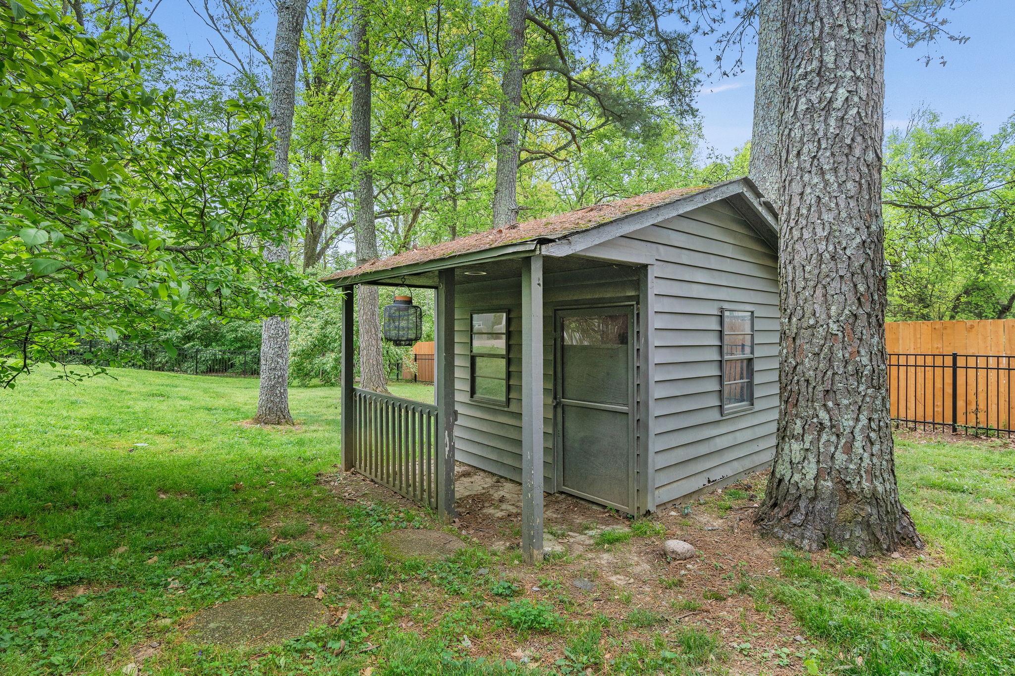 1004 Hickory Hollow Rd