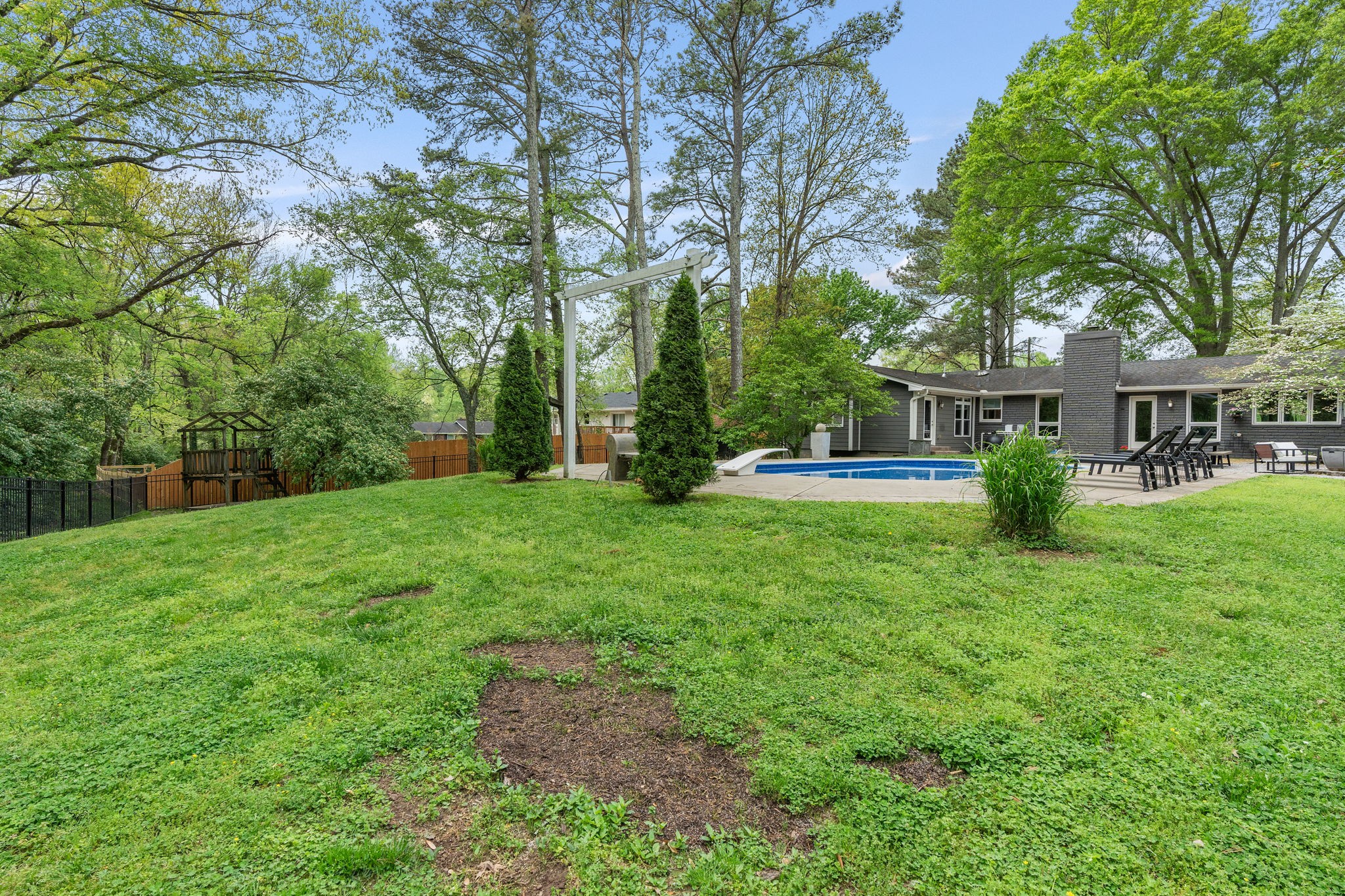 1004 Hickory Hollow Rd