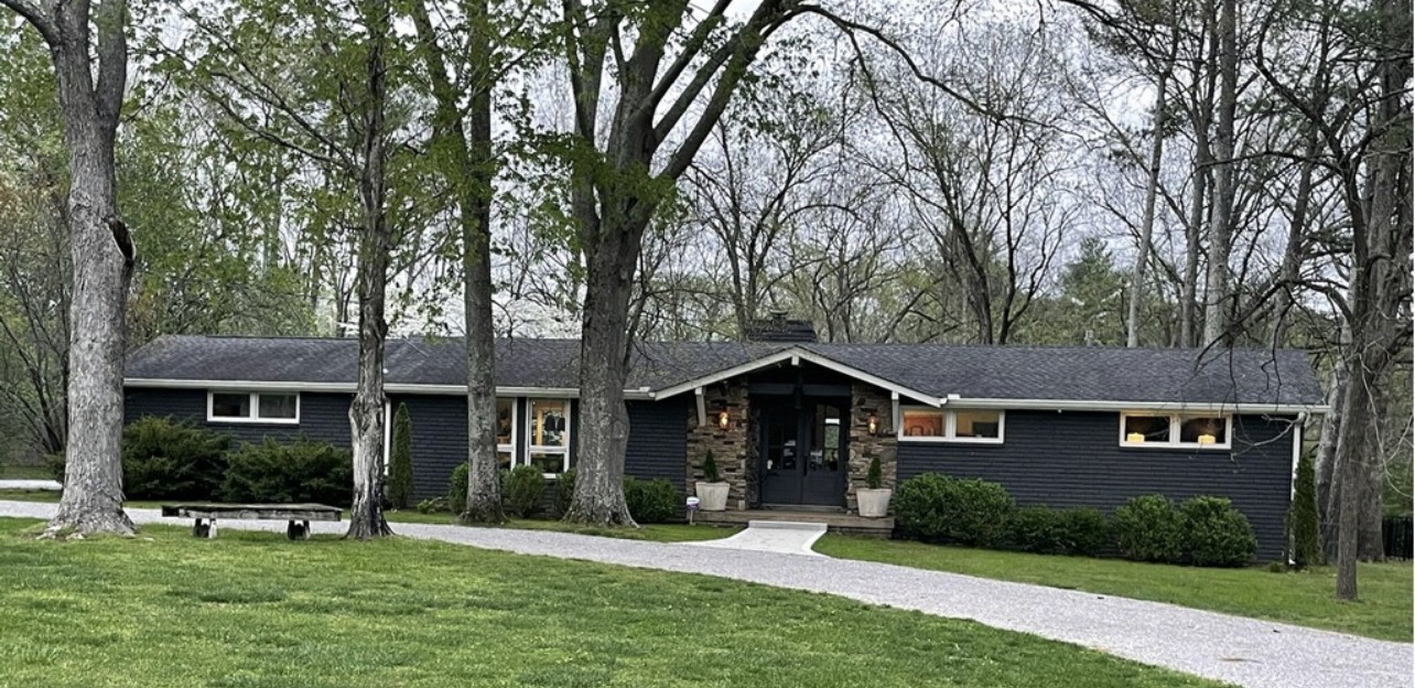 1004 Hickory Hollow Rd