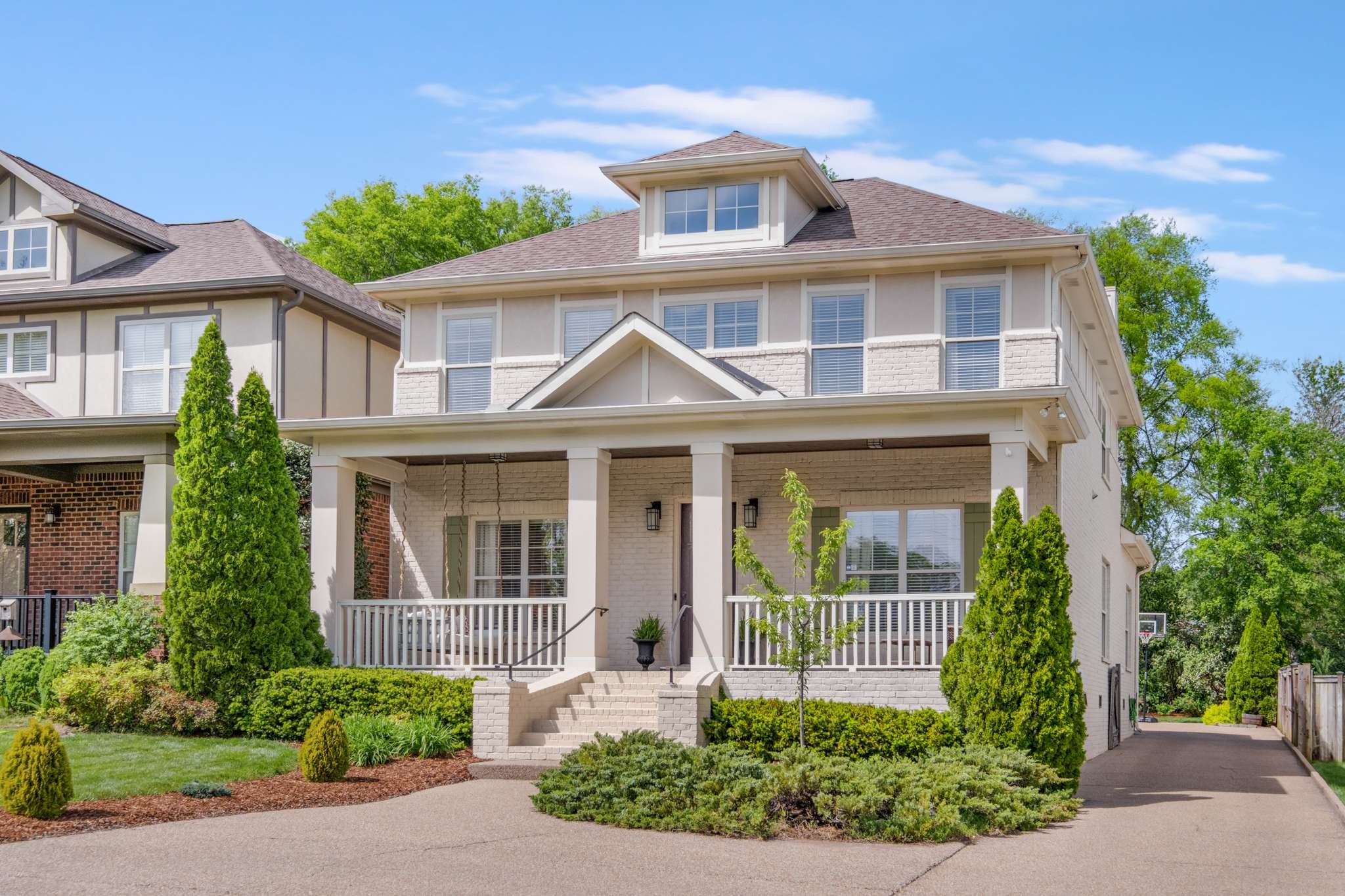 1114A Biltmore Dr