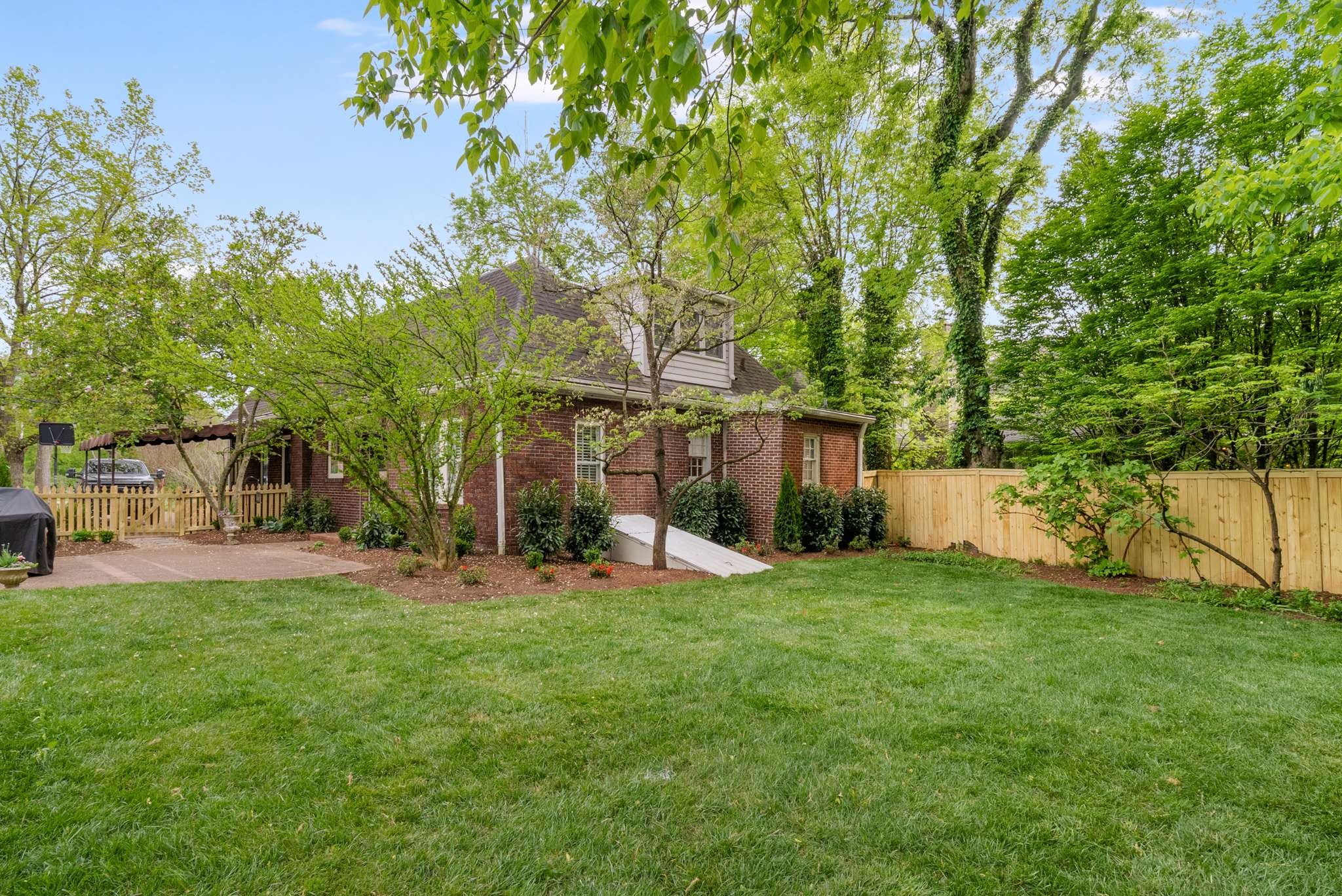 625 Westover Dr