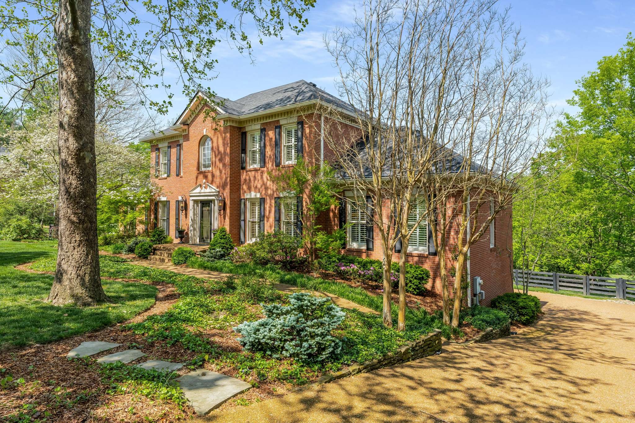 1207 Navaho Dr
