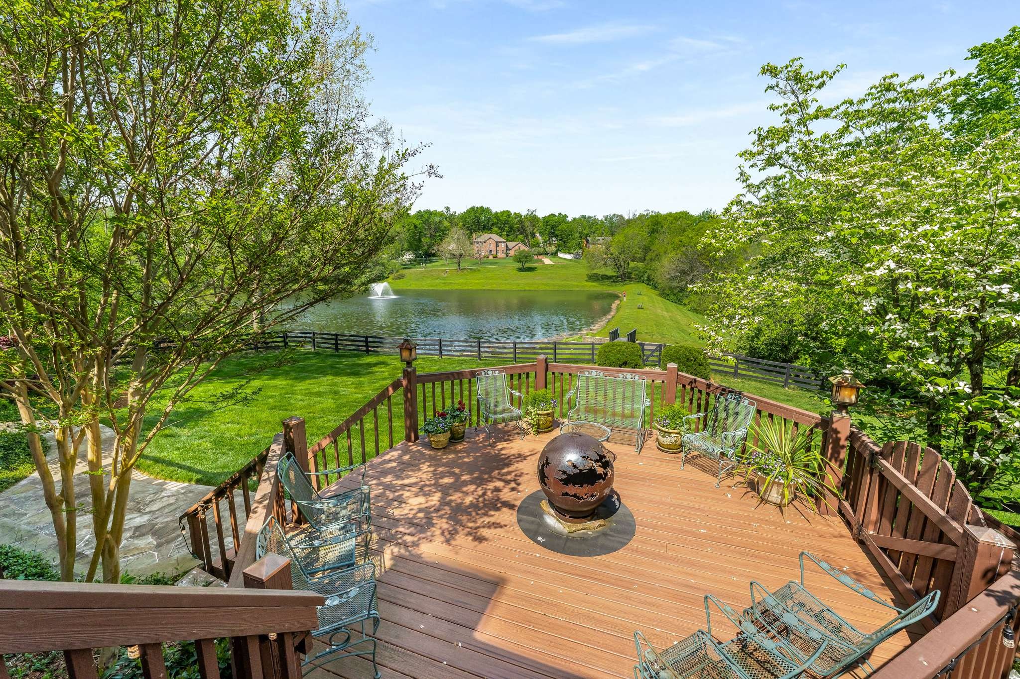 1207 Navaho Dr