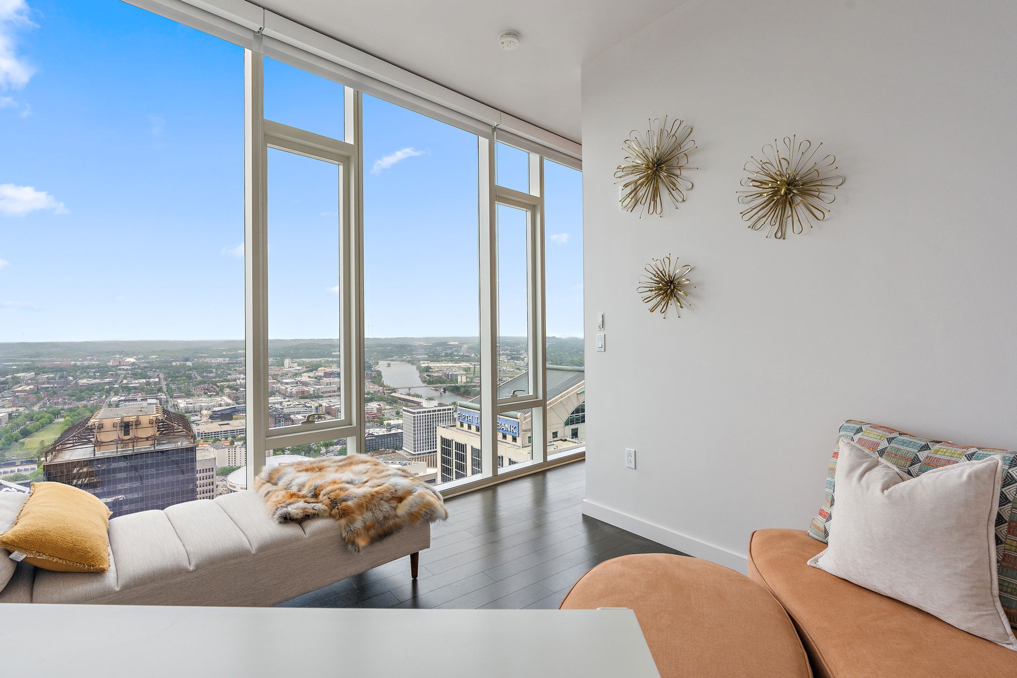 515 Church St Unit: 4211