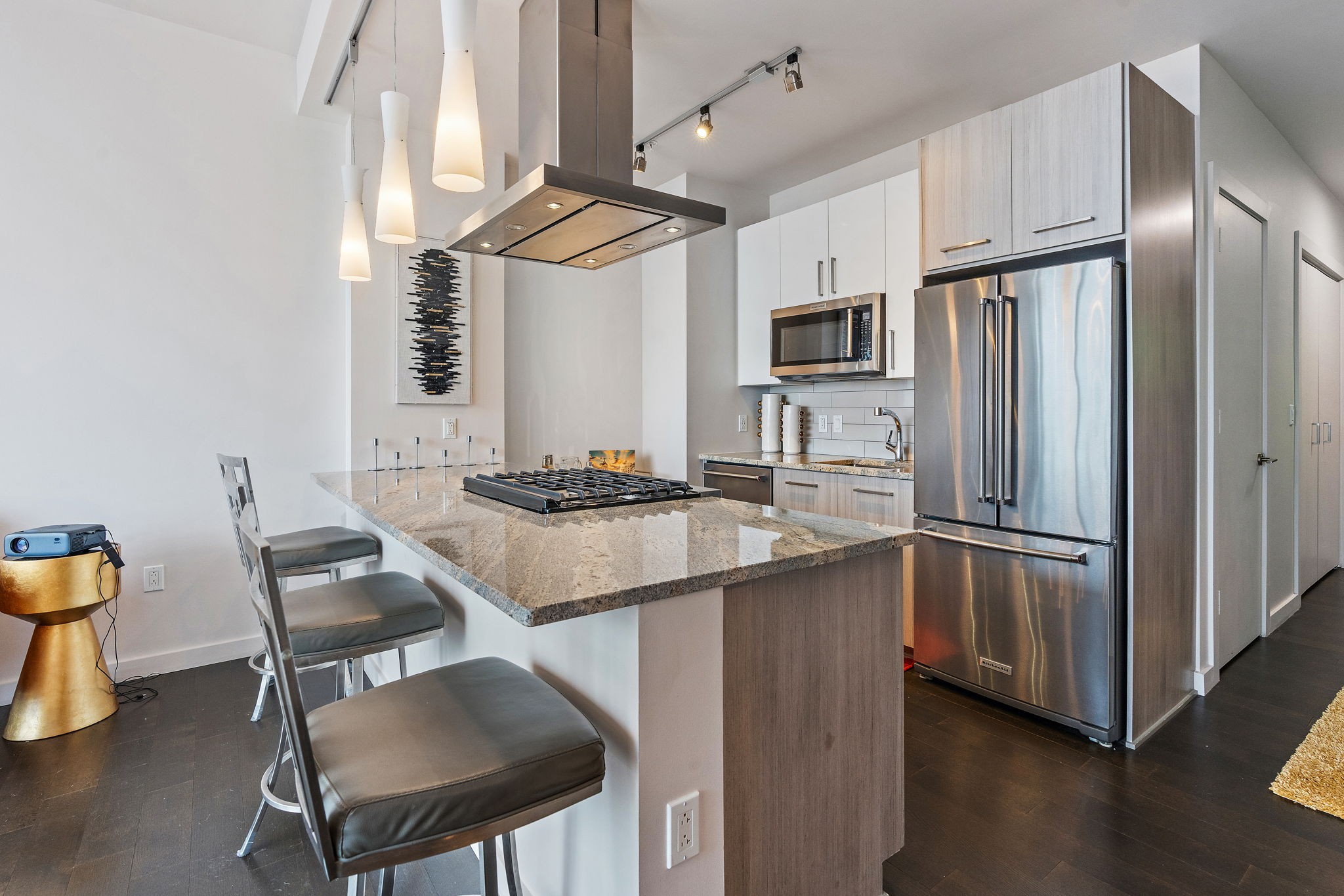 515 Church St Unit: 4211