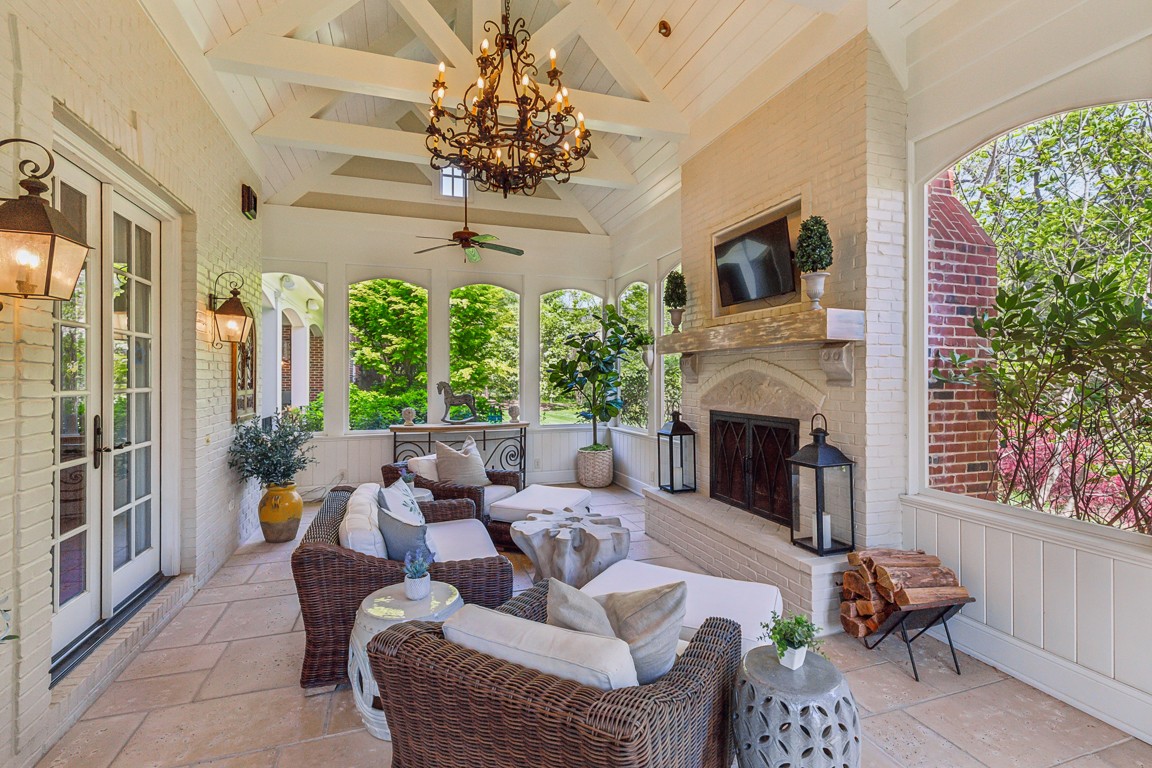 2310 Hemingway Dr