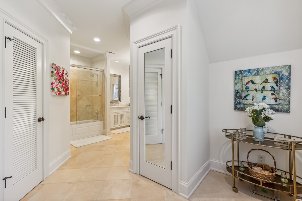 2310 Hemingway Dr