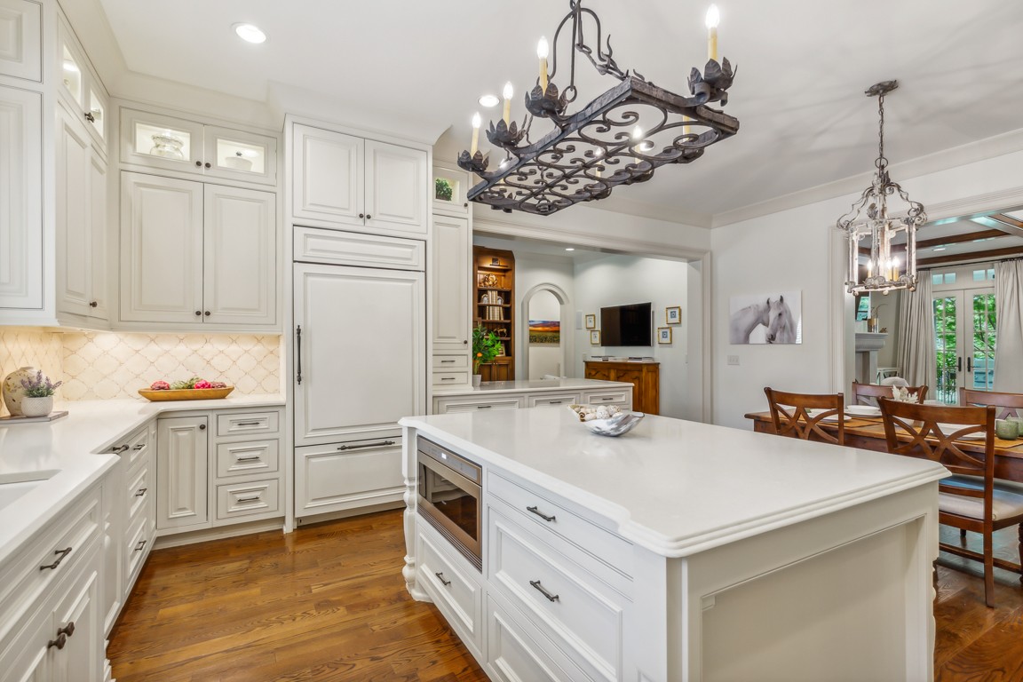 2310 Hemingway Dr