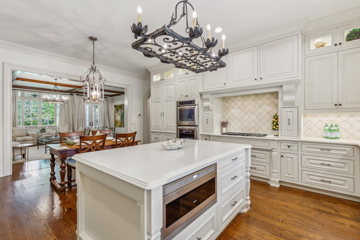 2310 Hemingway Dr