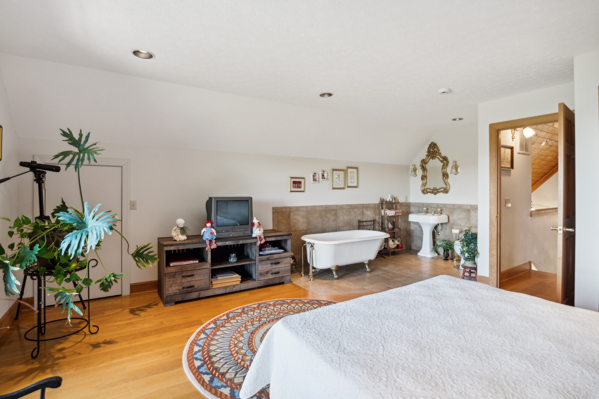2063 Laurel Lake Dr