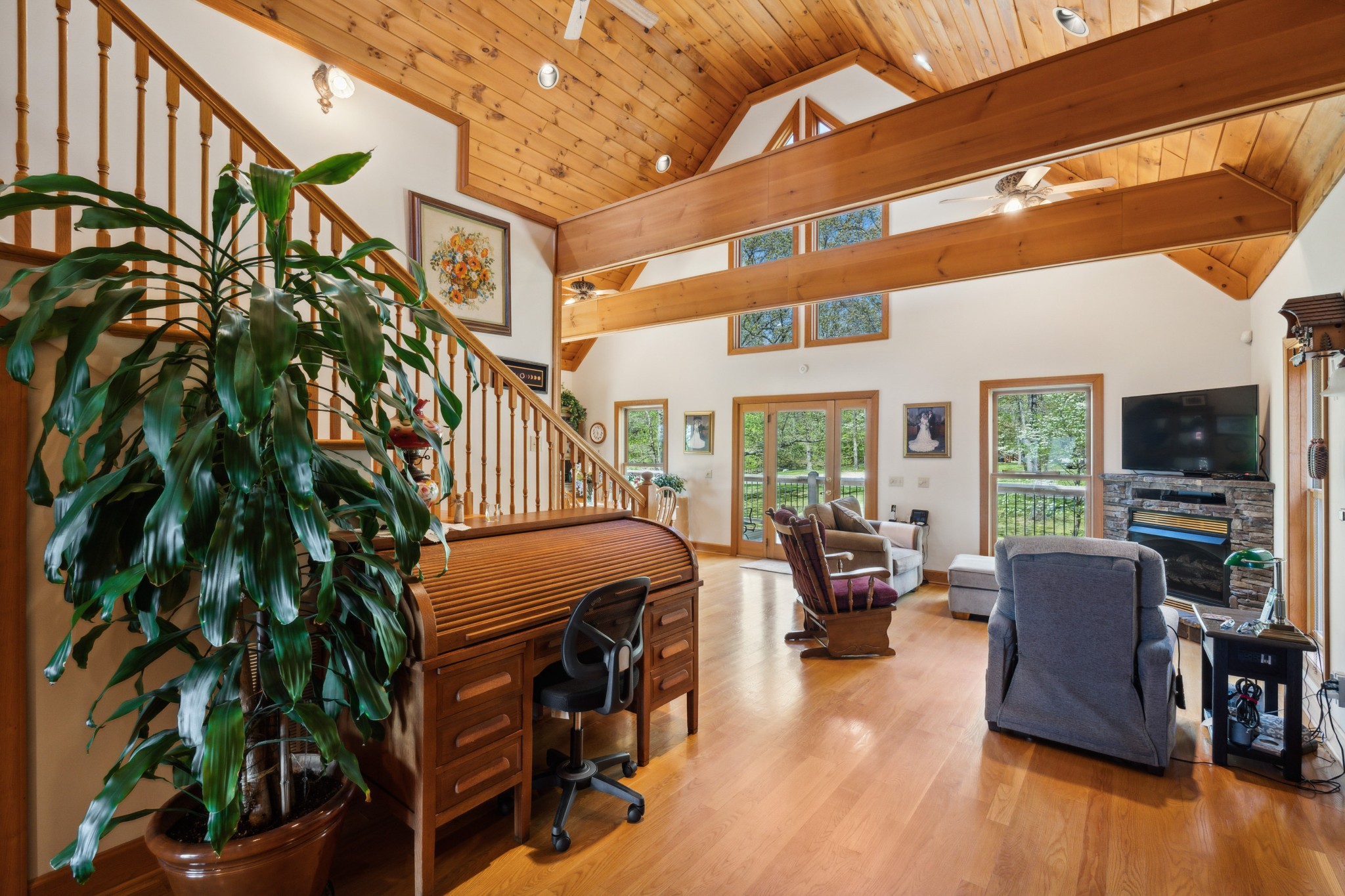 2063 Laurel Lake Dr