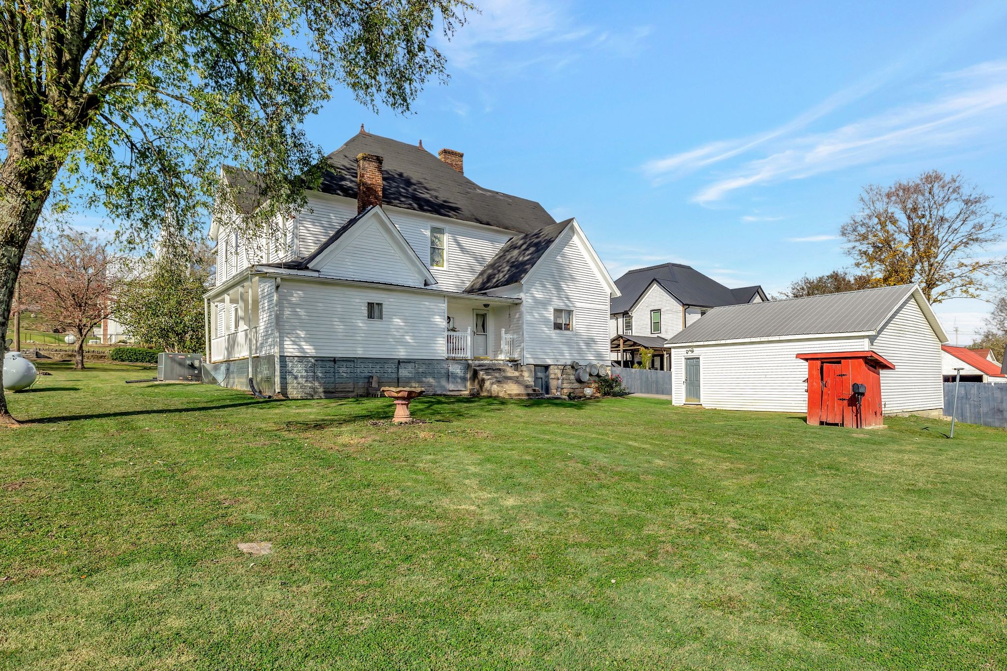 304 Russell St