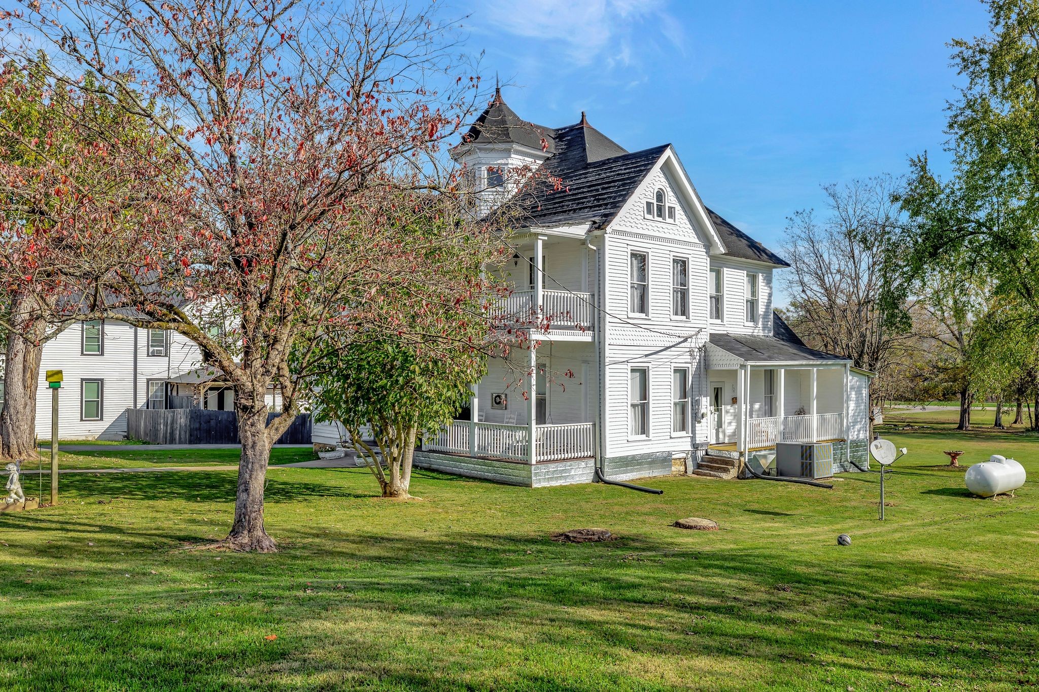 304 Russell St