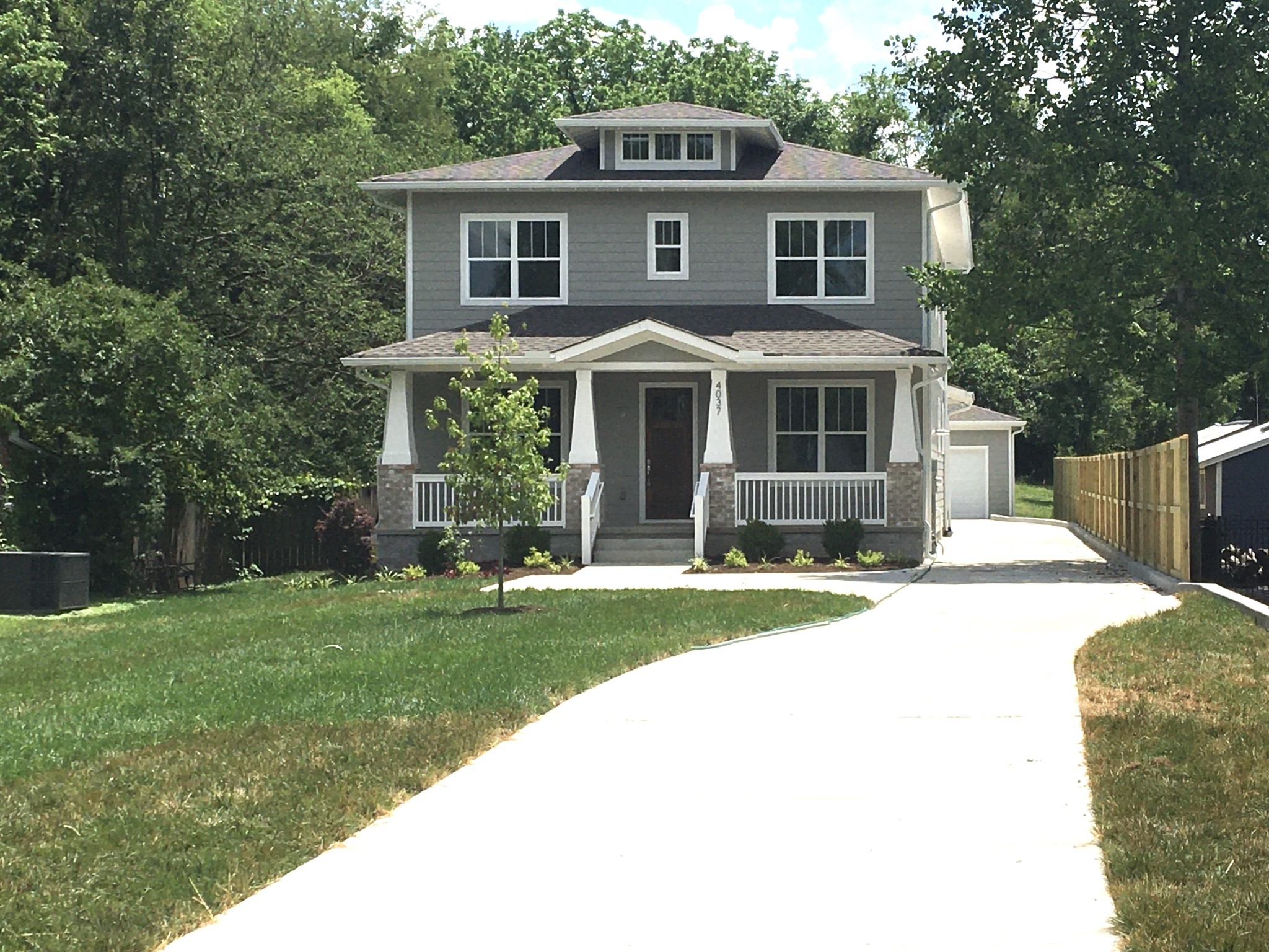 4037 Westlawn Dr