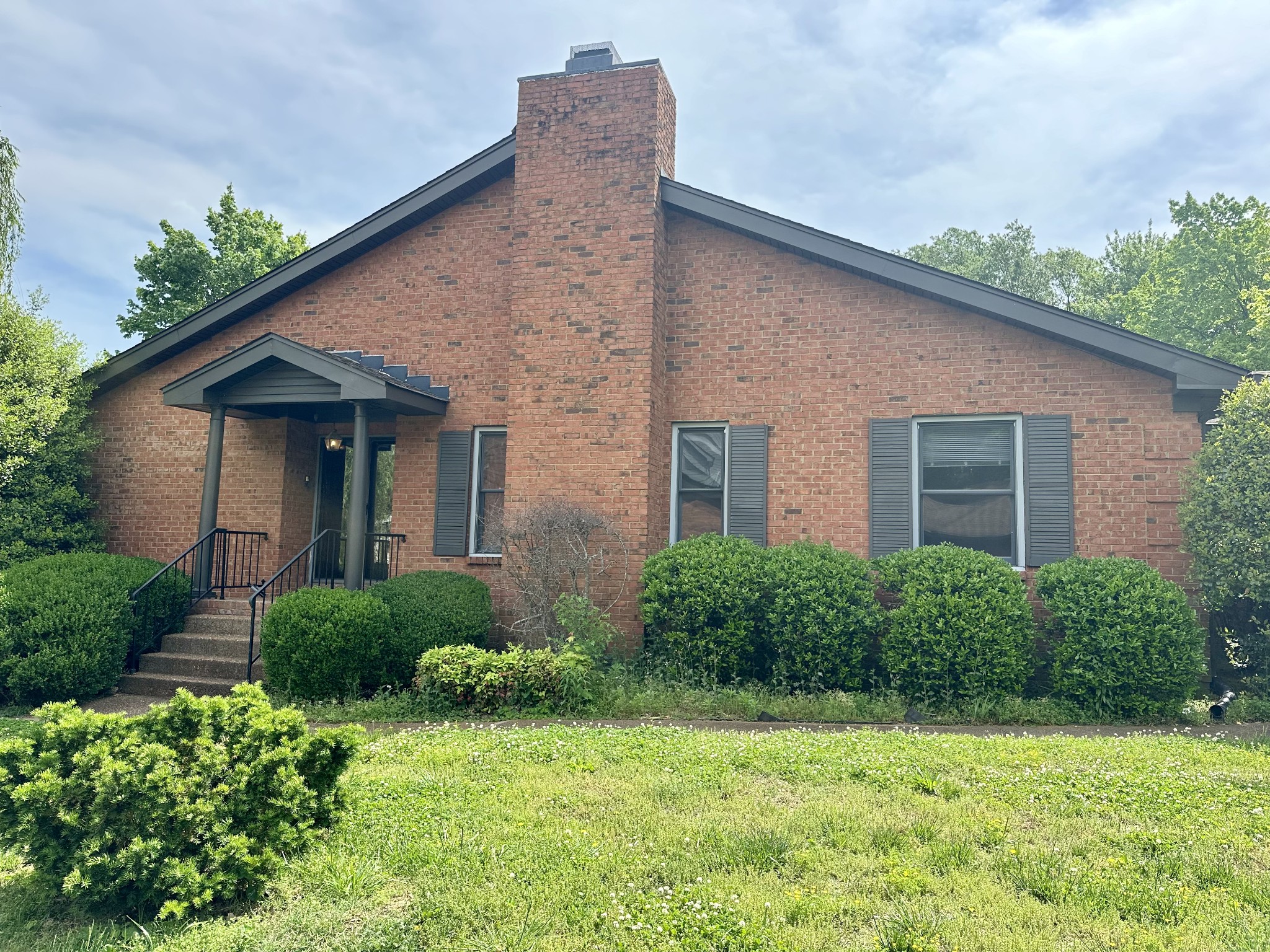 130 Hearthstone Manor Cir