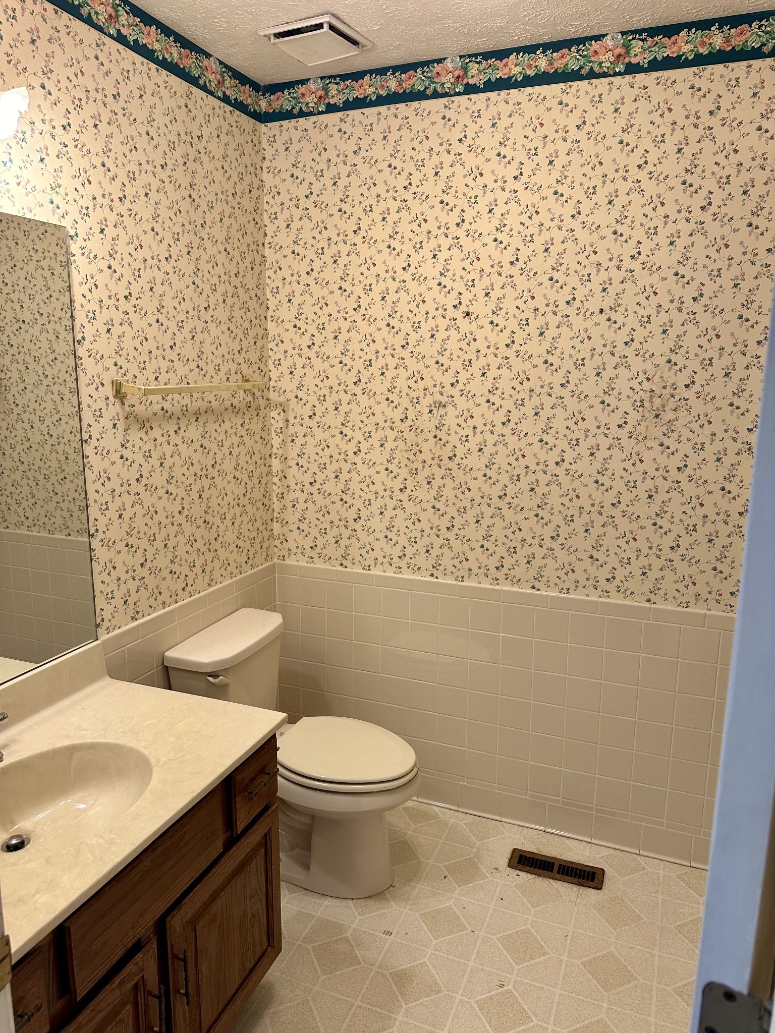 130 Hearthstone Manor Cir