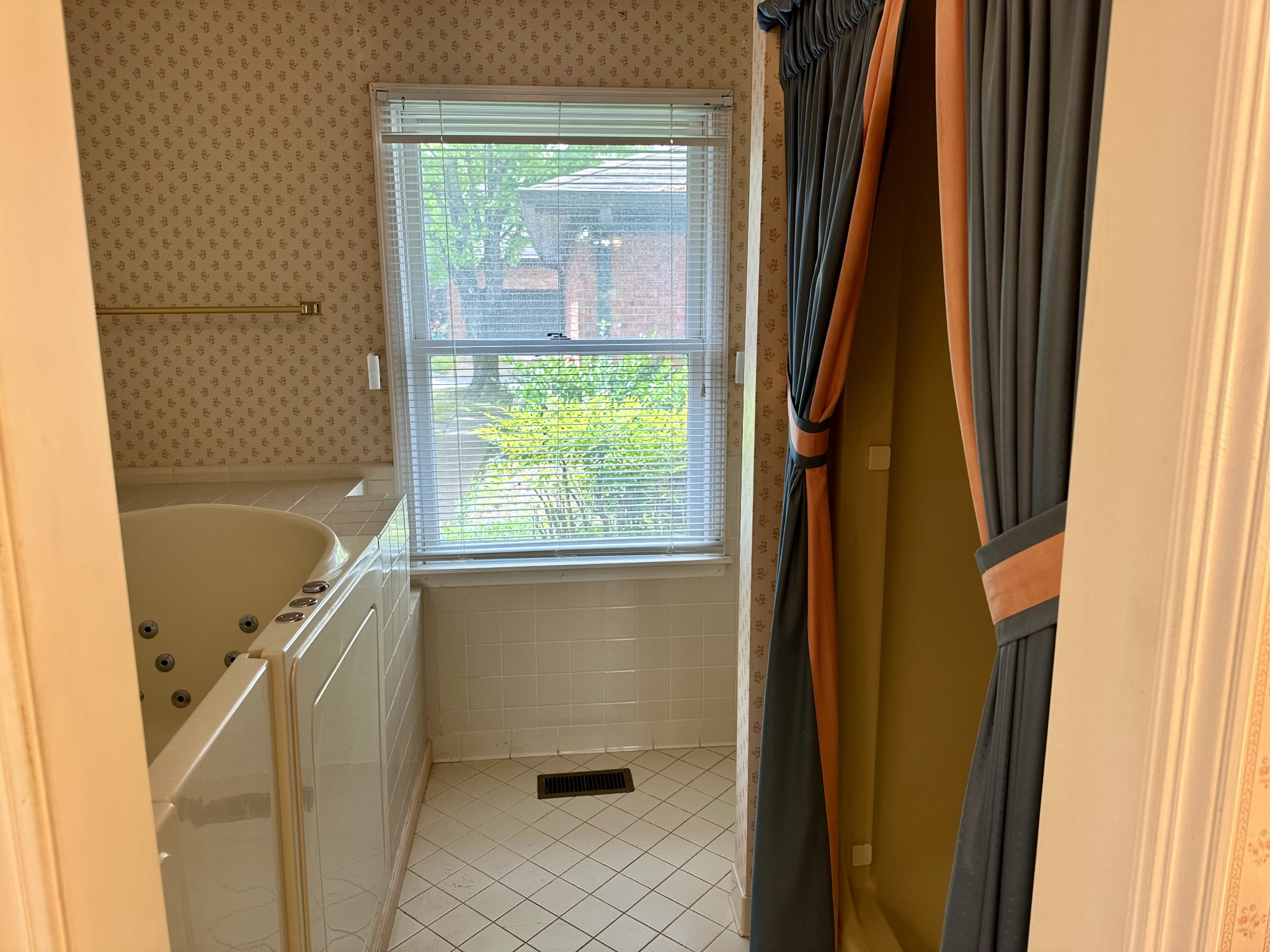 130 Hearthstone Manor Cir