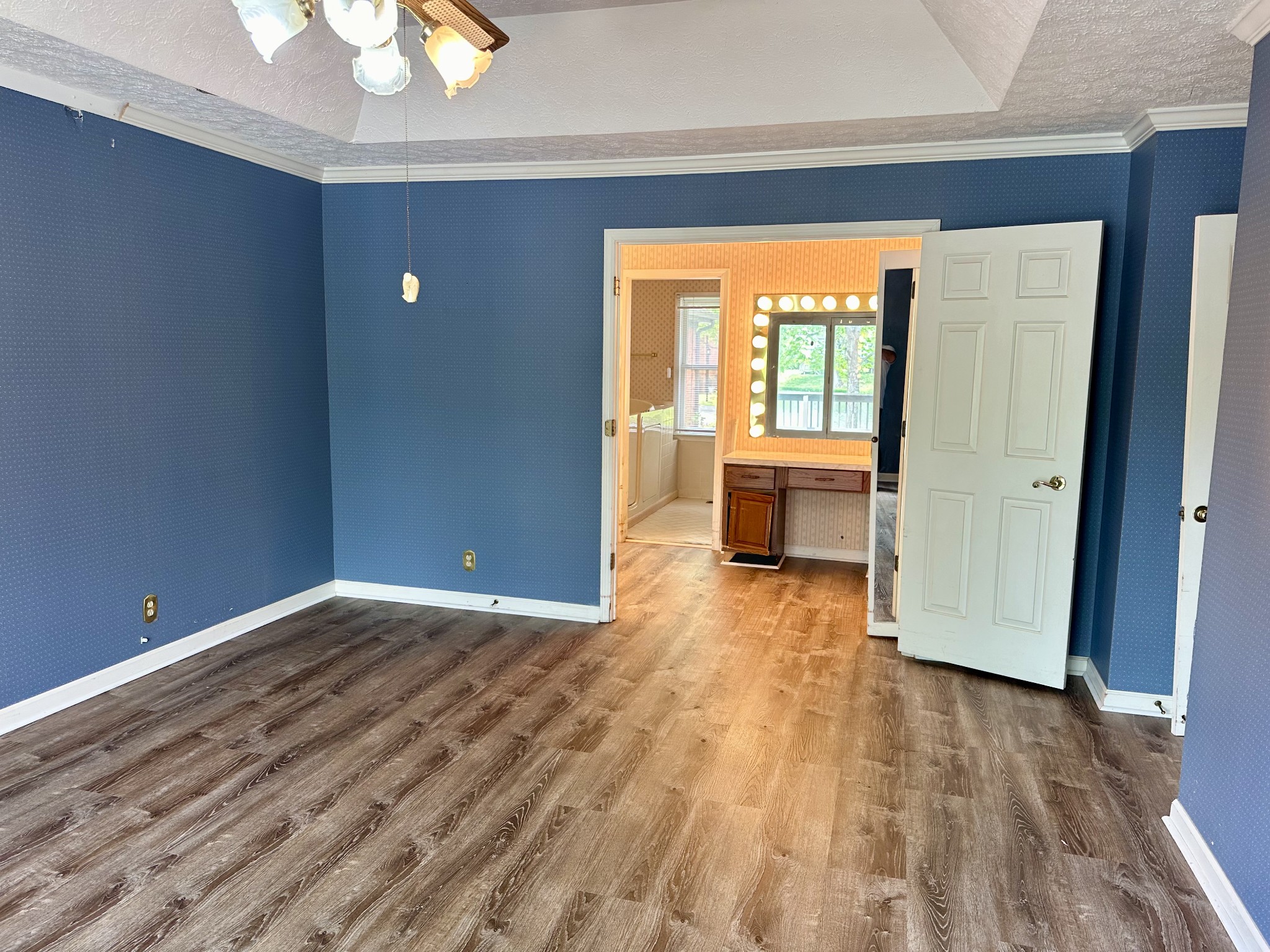 130 Hearthstone Manor Cir