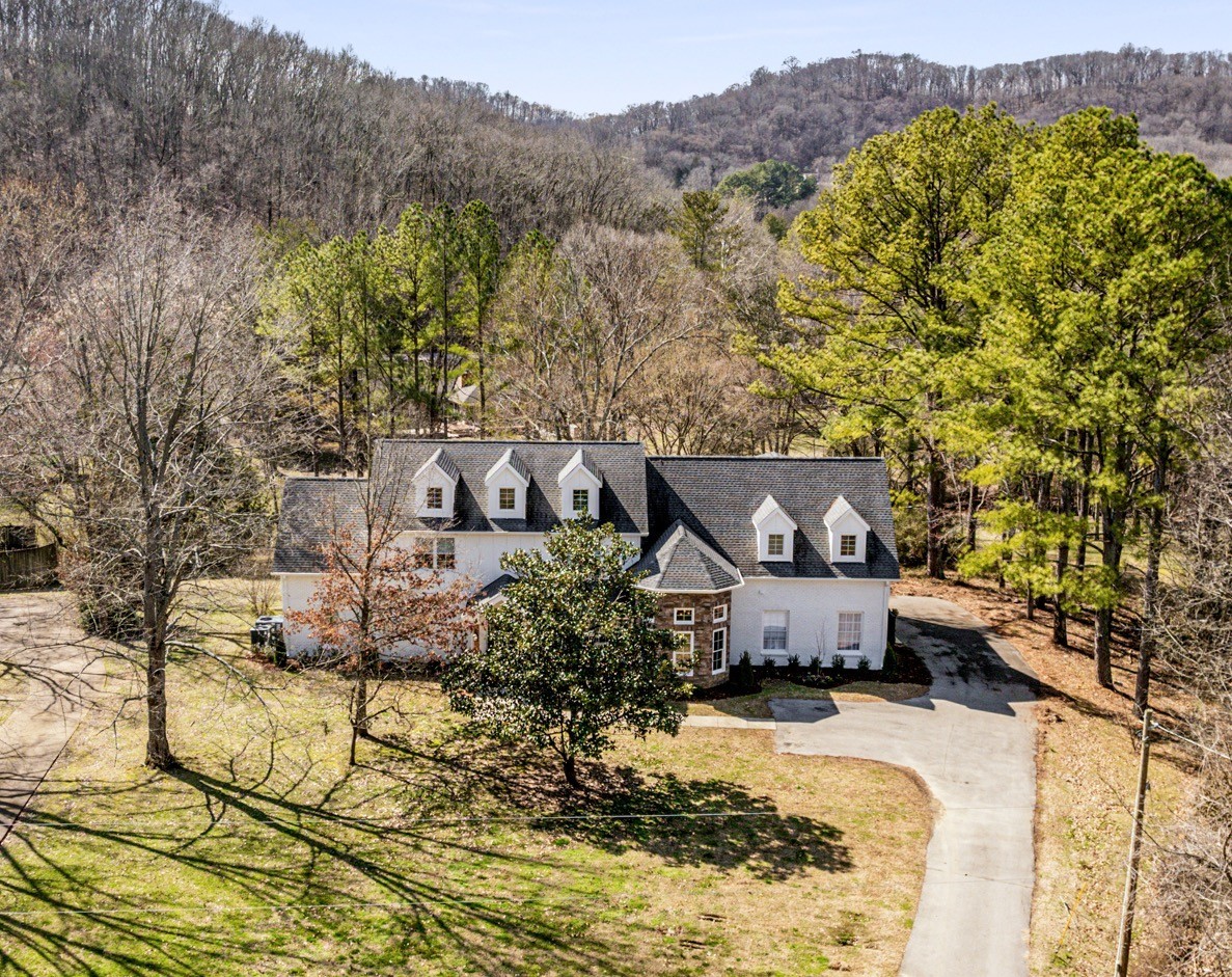 6335 Mapledale Ln