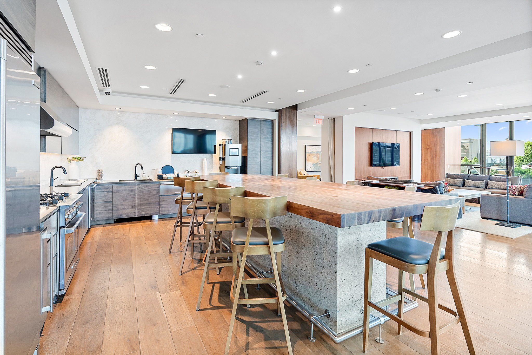 1212 Laurel St Unit: 301