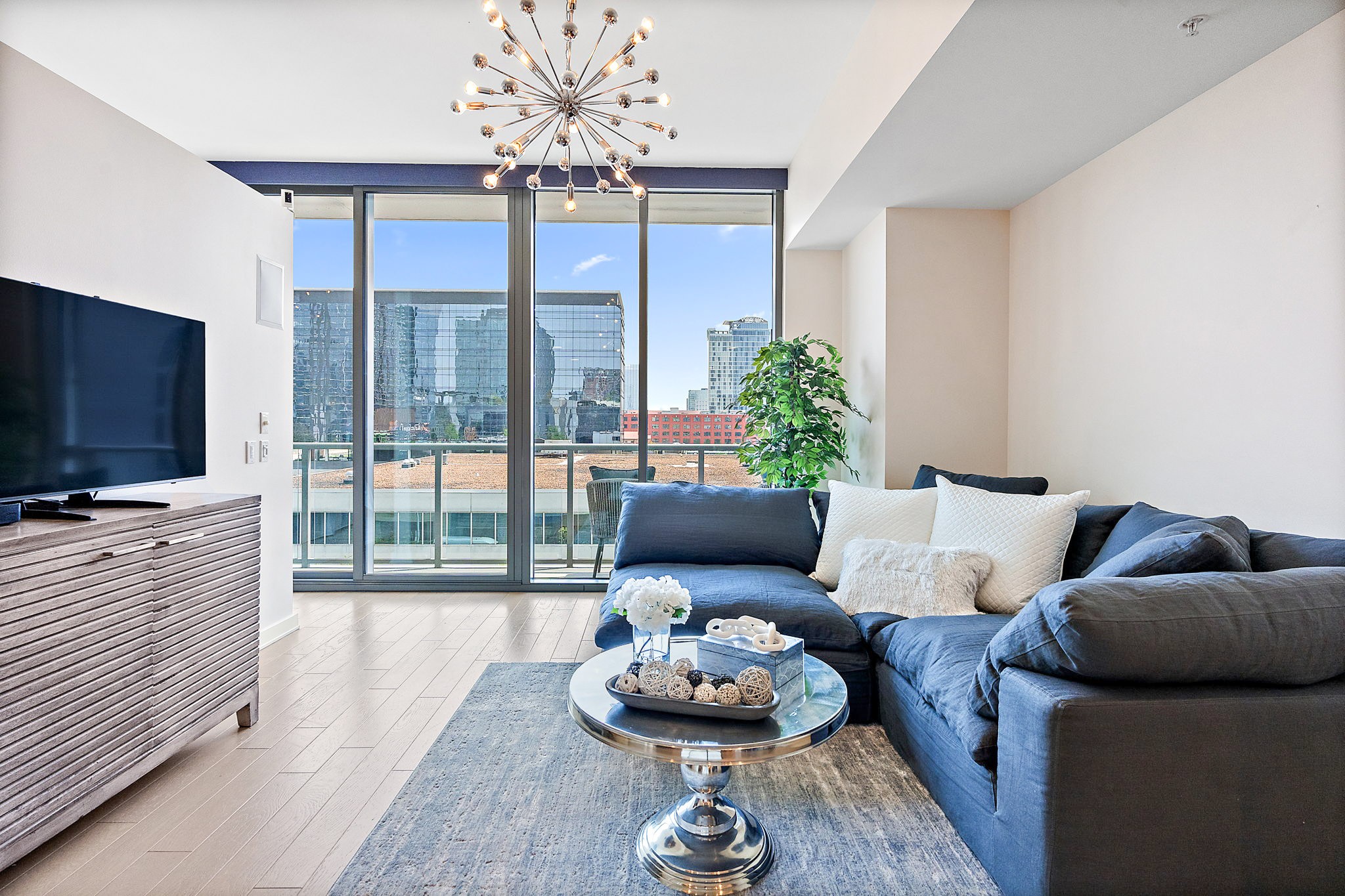 1212 Laurel St Unit: 301