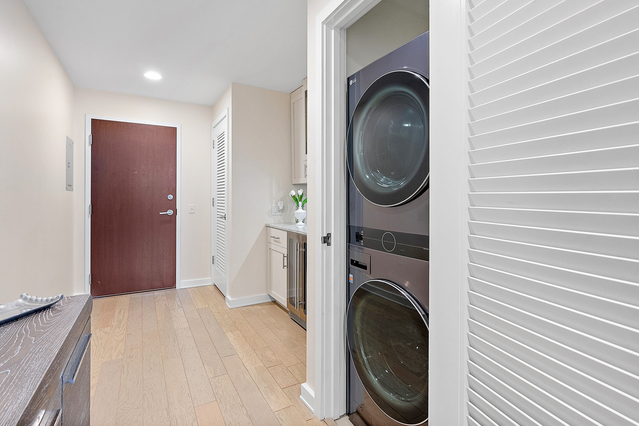 1212 Laurel St Unit: 301