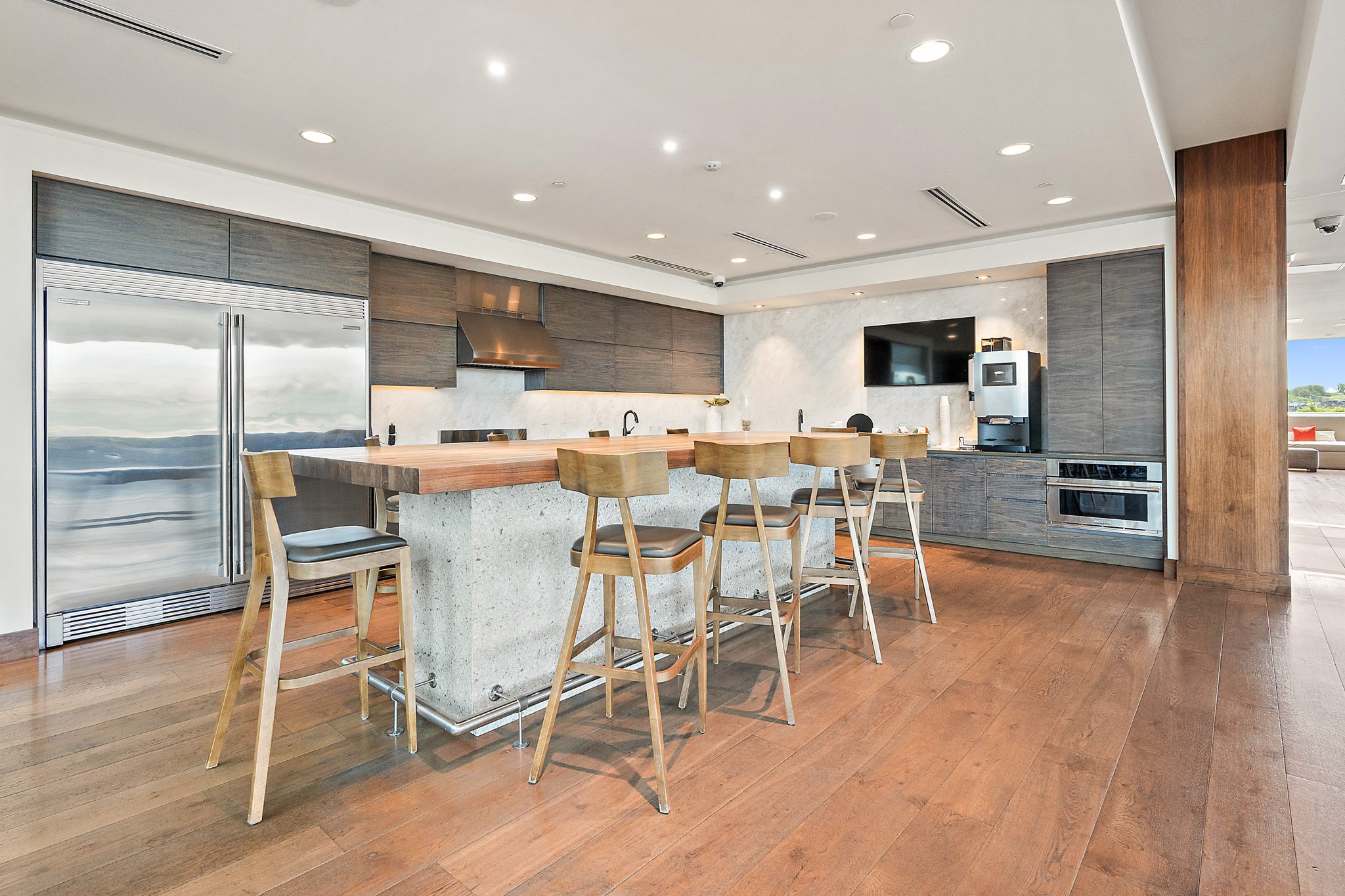 1212 Laurel St Unit: 301