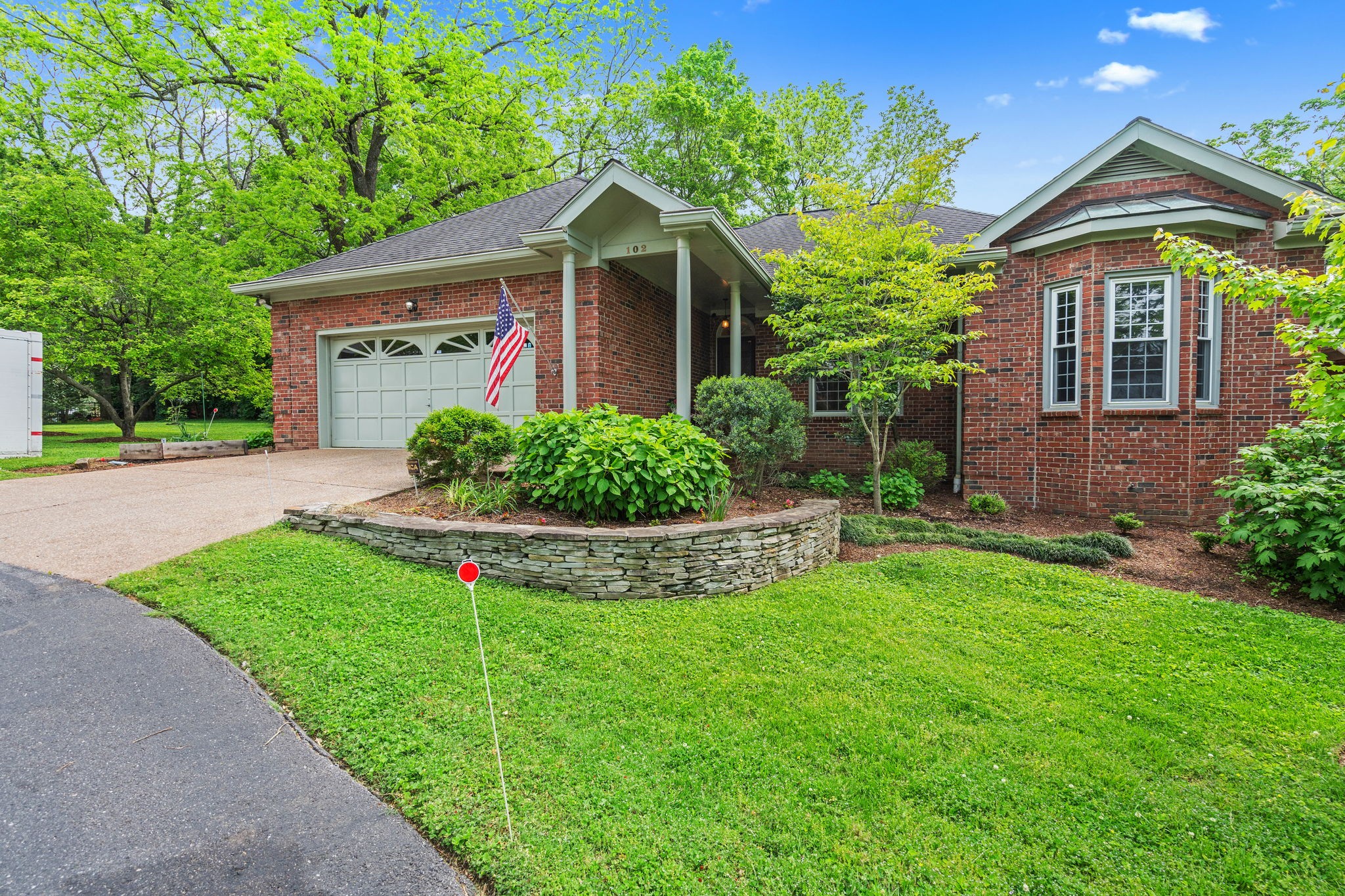 102 Braxton Hill Ct