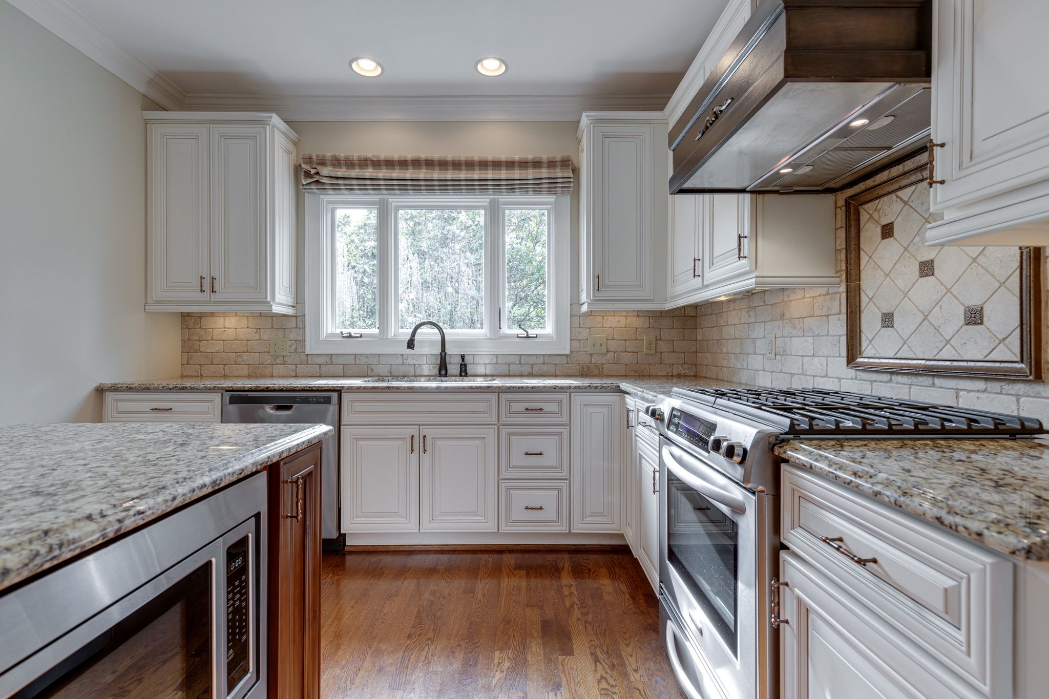 2723 Abbott Martin Rd