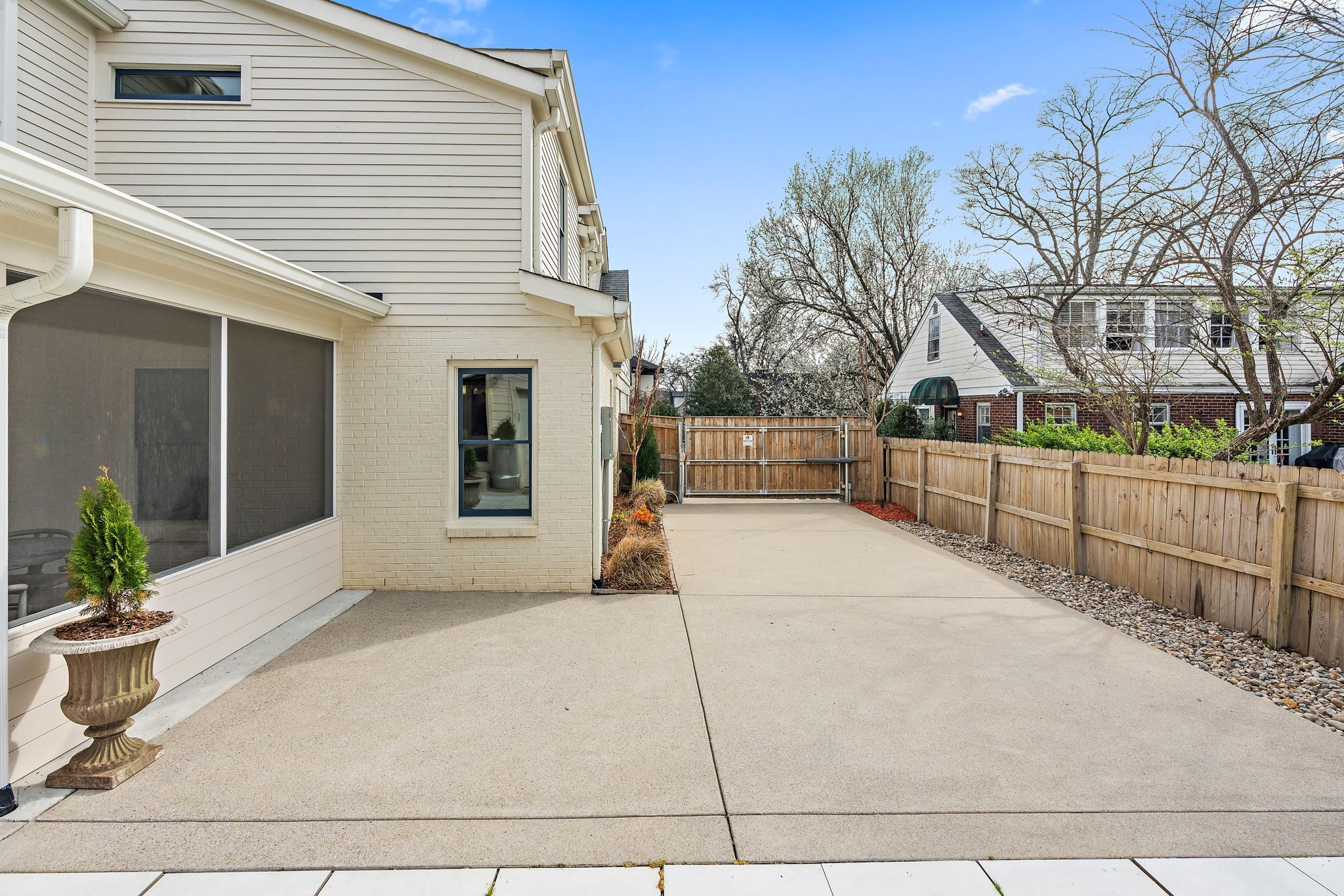 2008 Beechwood Ave