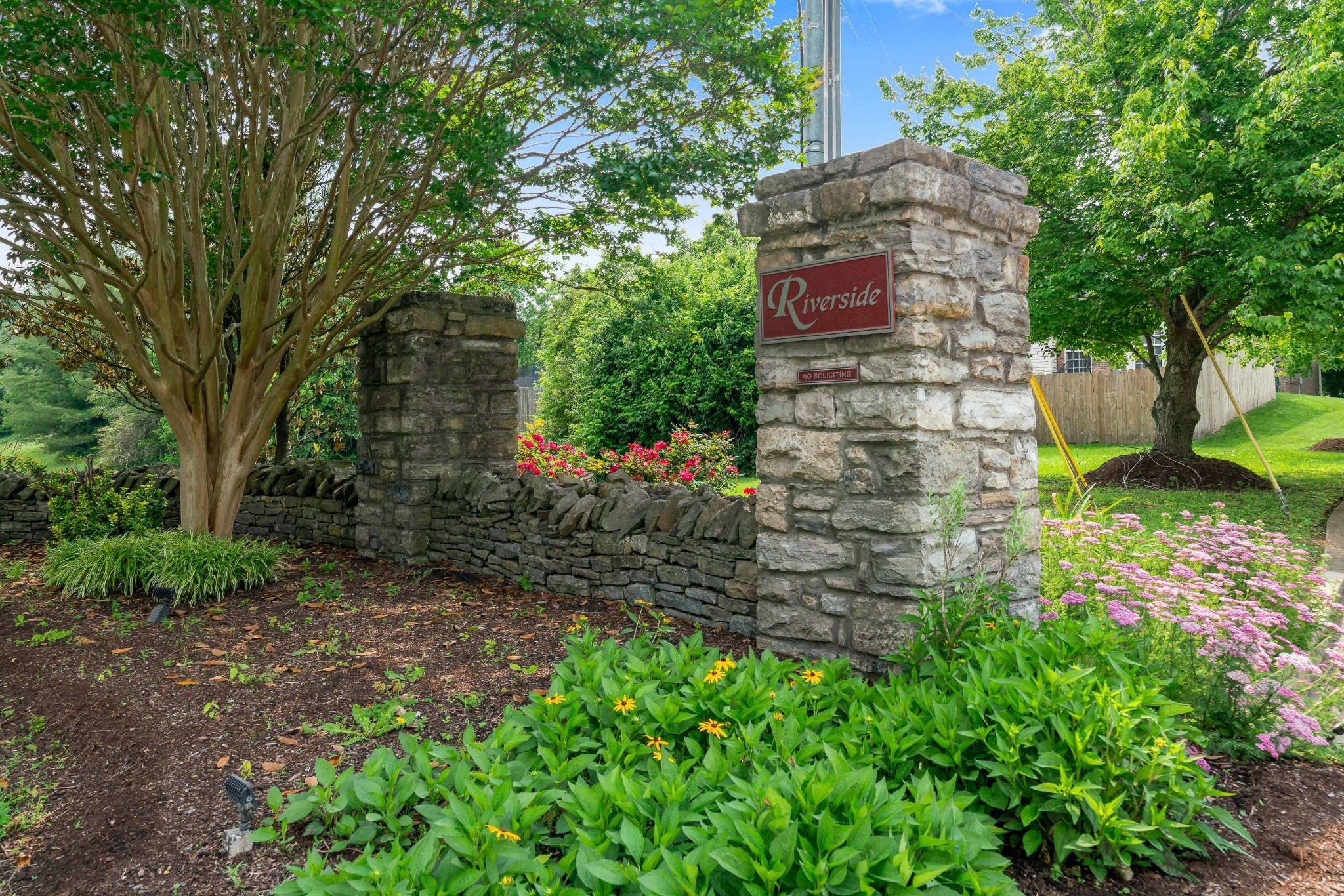 1404 S Glenleigh Ct