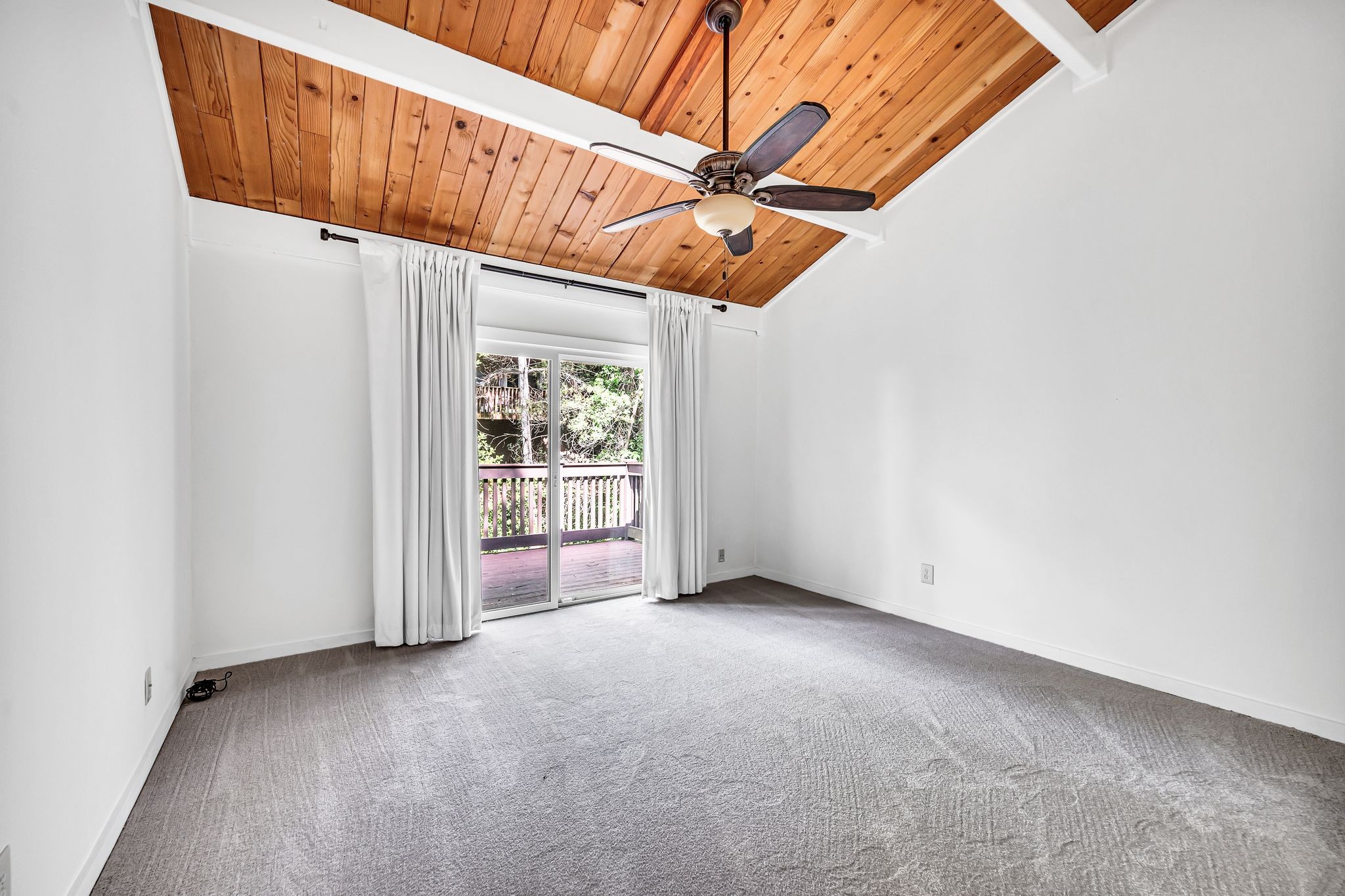 129 Holly Forest