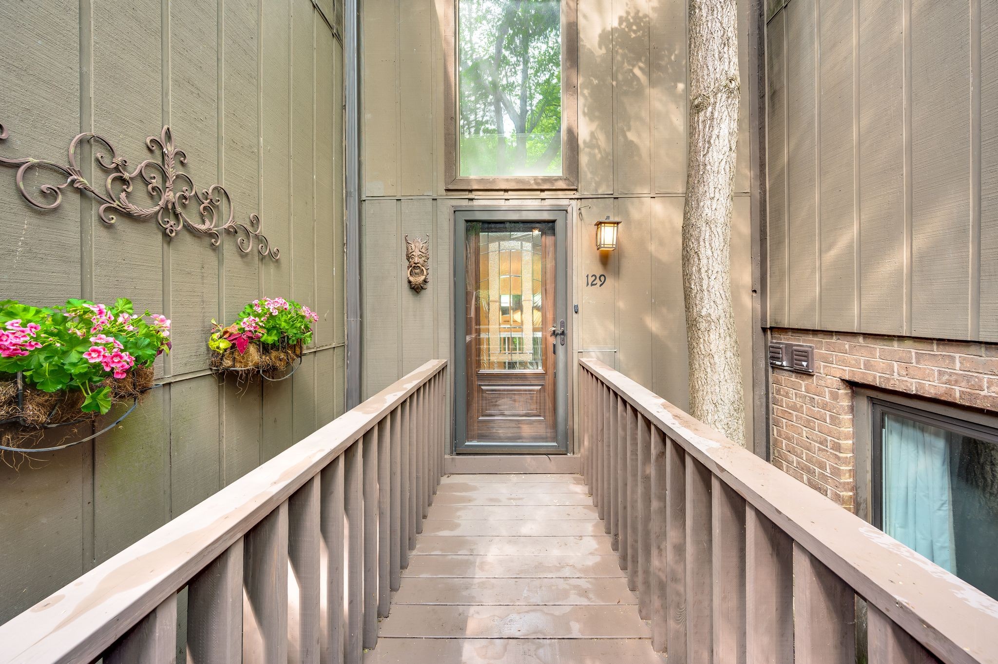 129 Holly Forest