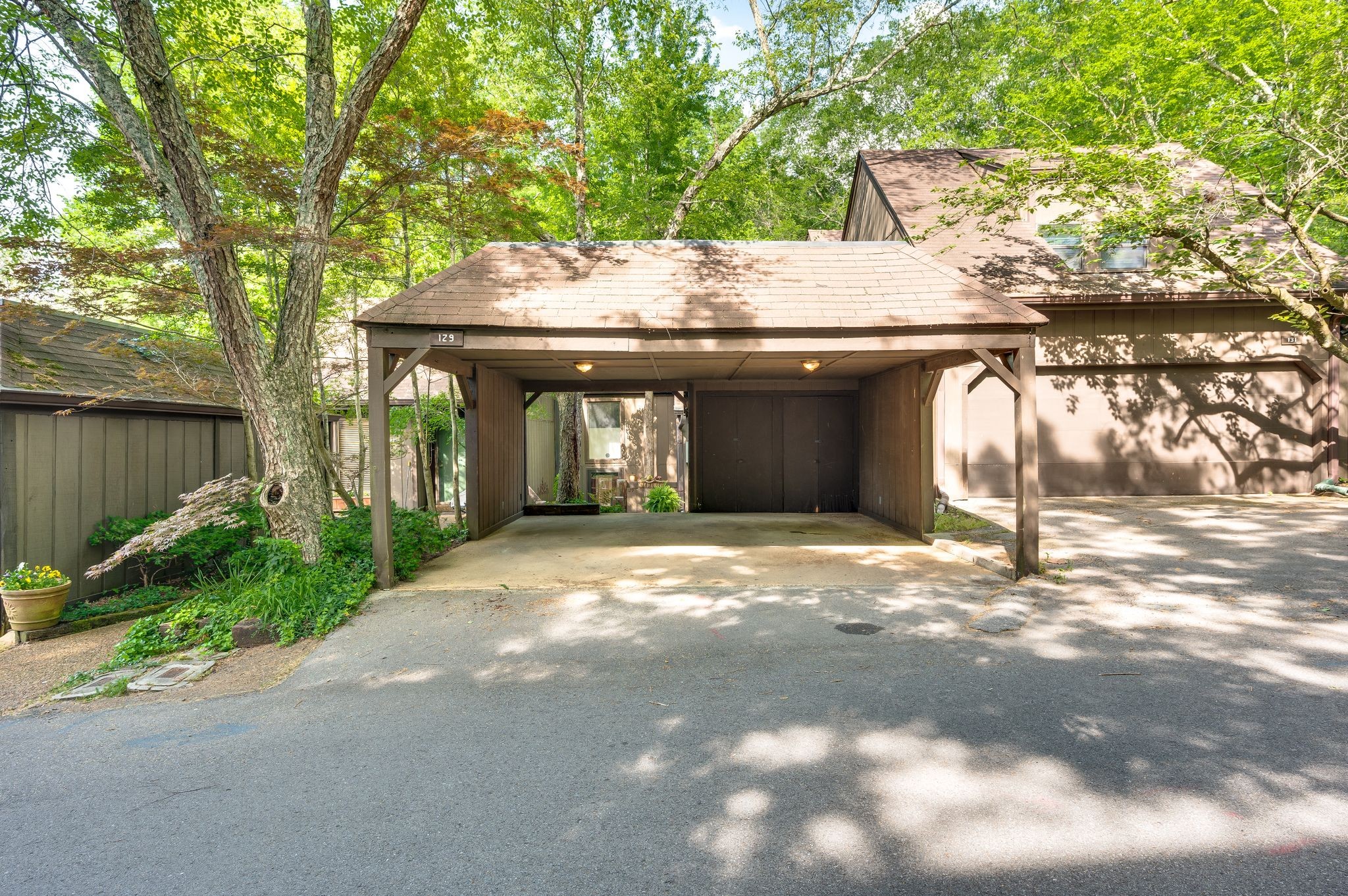 129 Holly Forest
