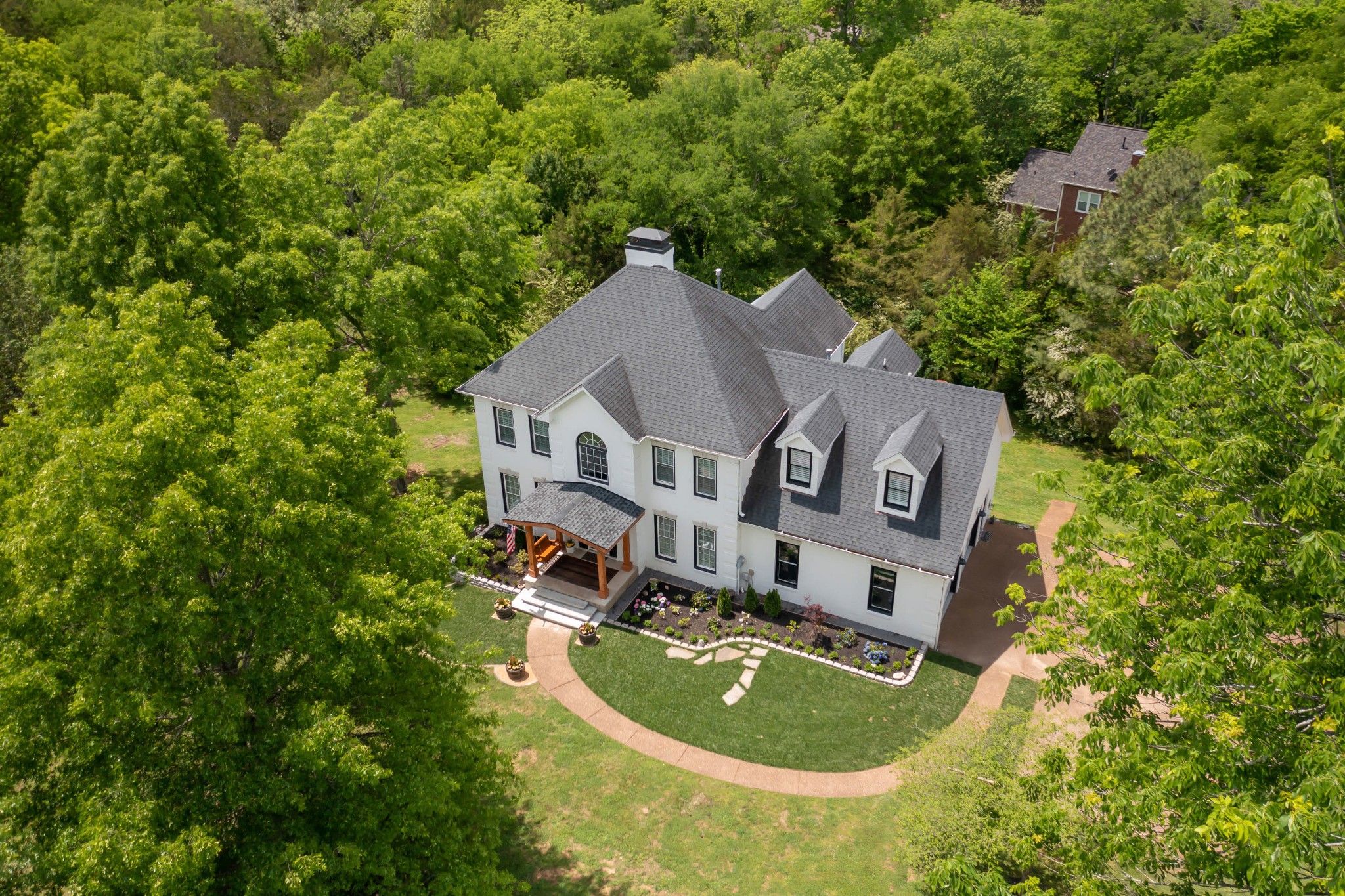 211 Hillside Dr
