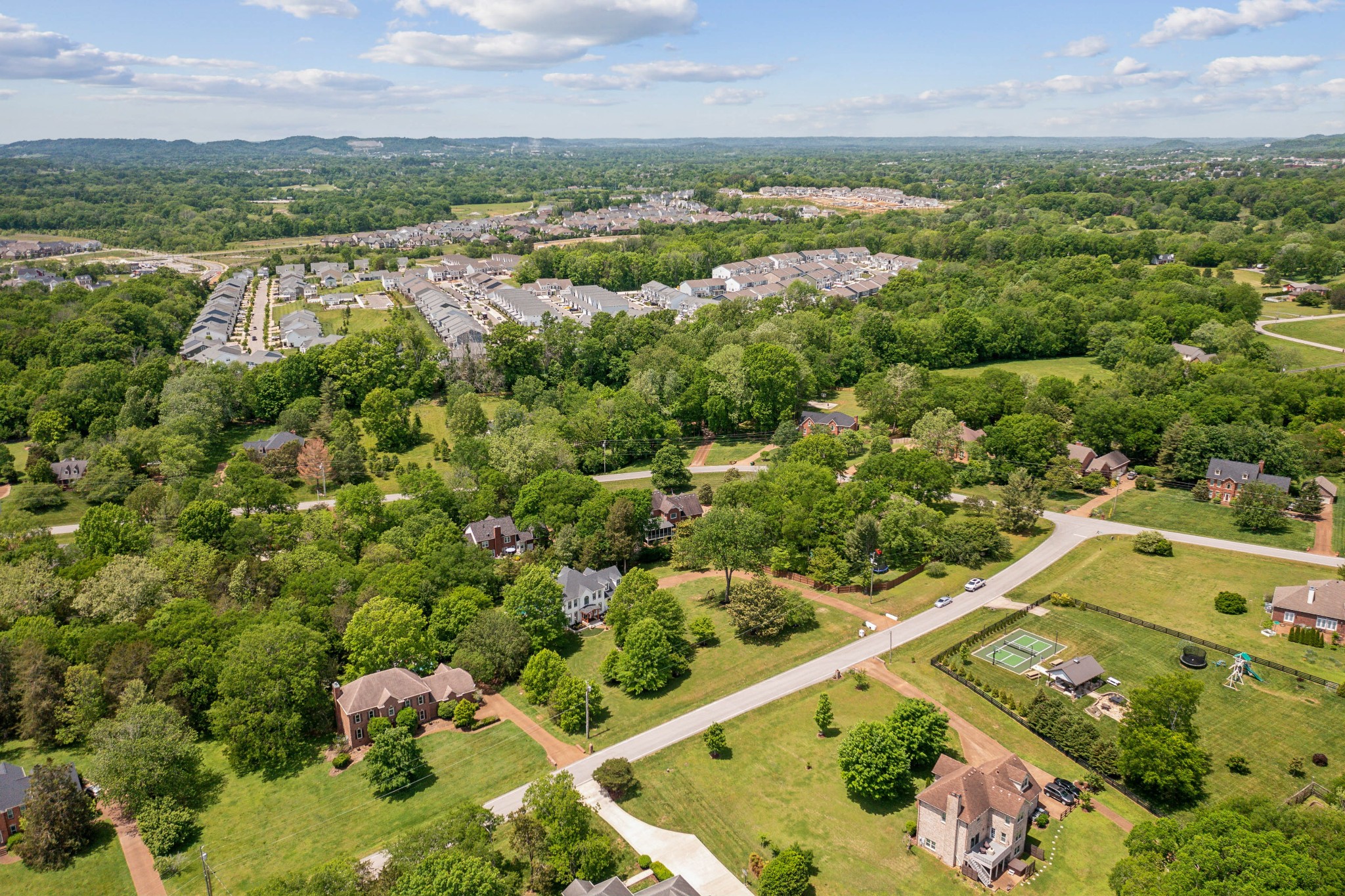 211 Hillside Dr