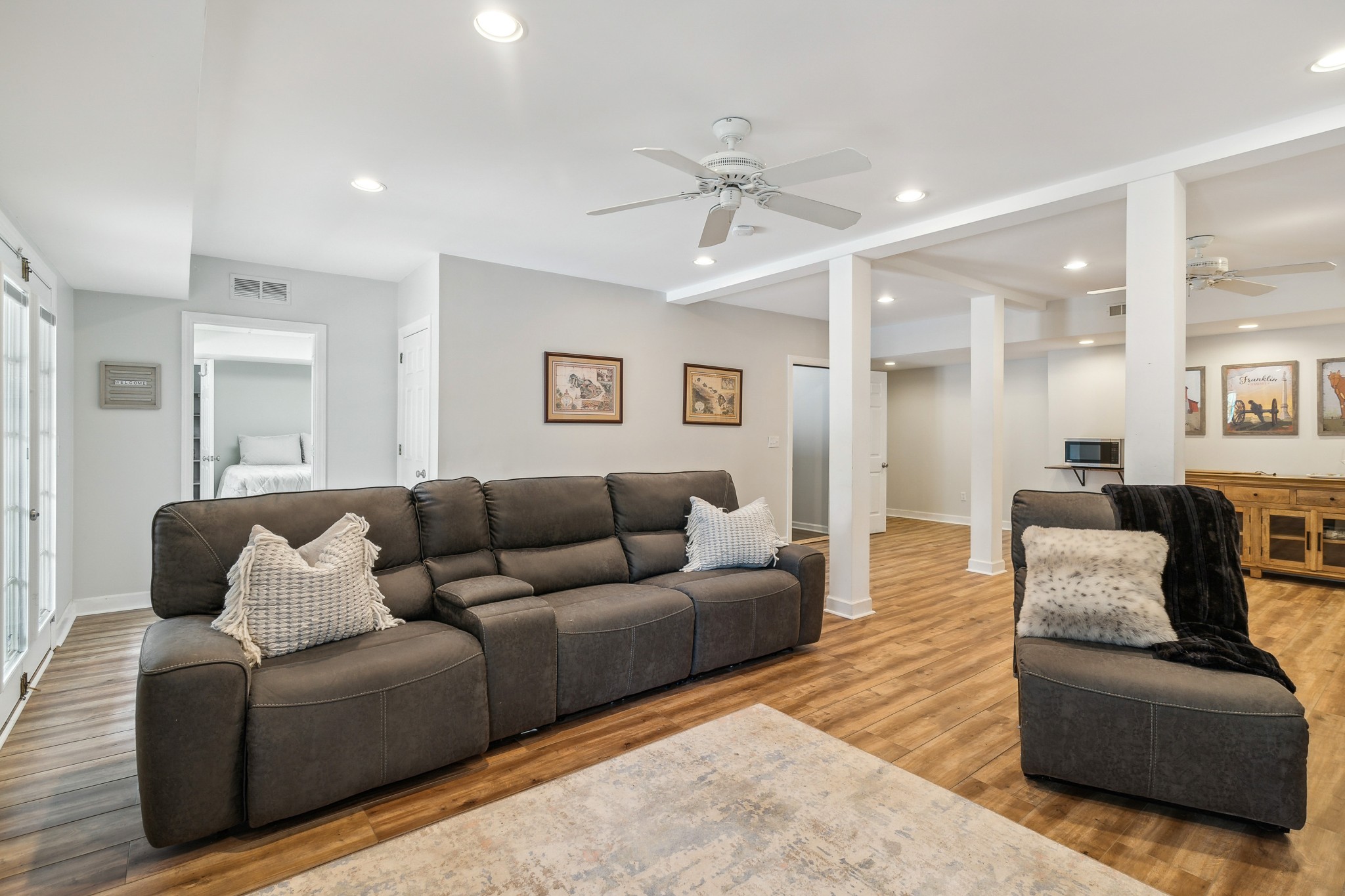 211 Hillside Dr