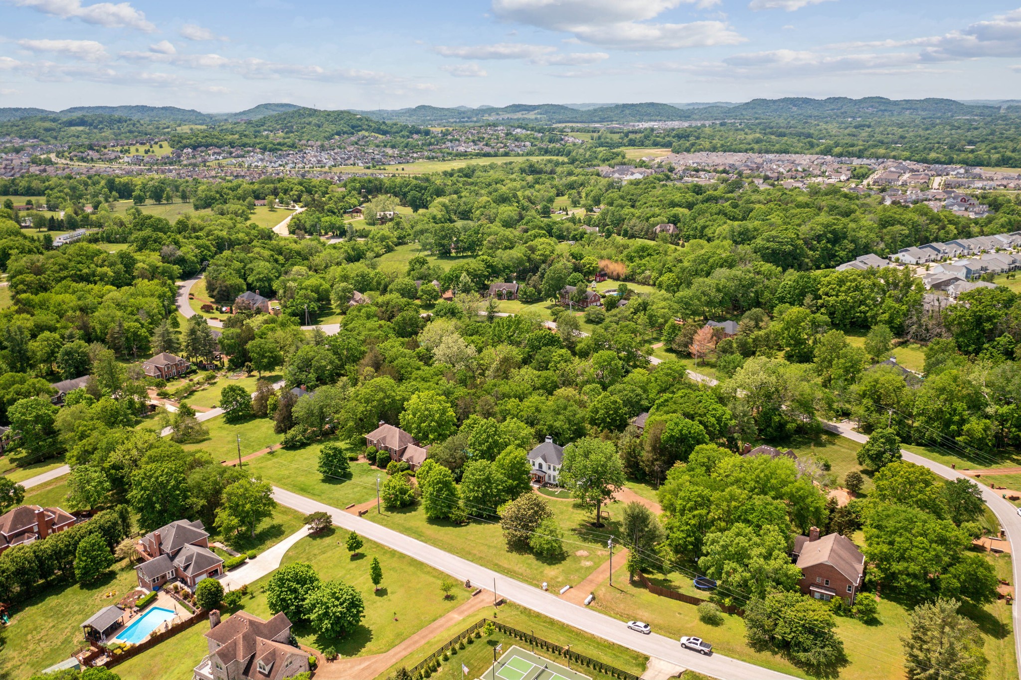 211 Hillside Dr