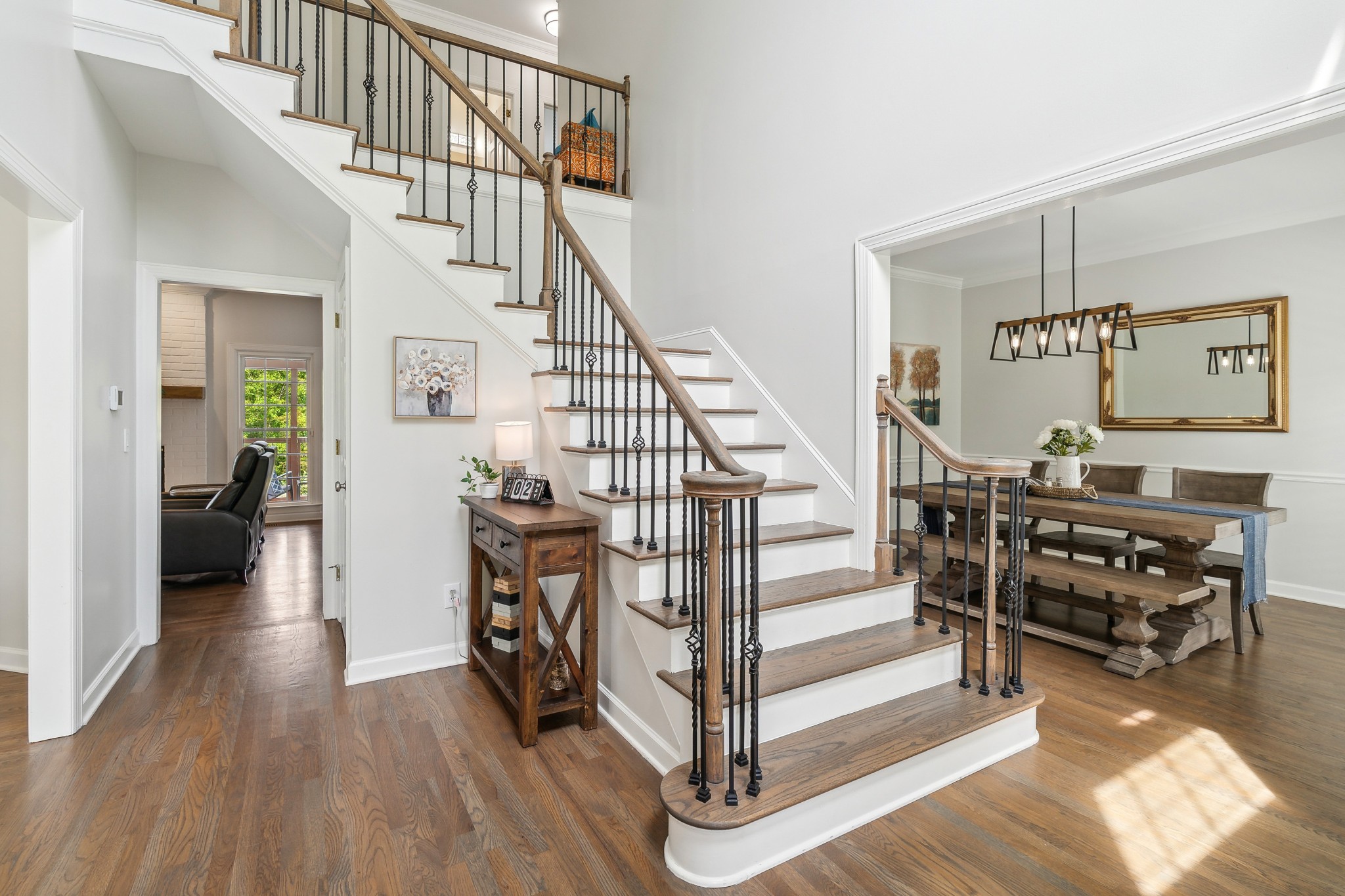 211 Hillside Dr